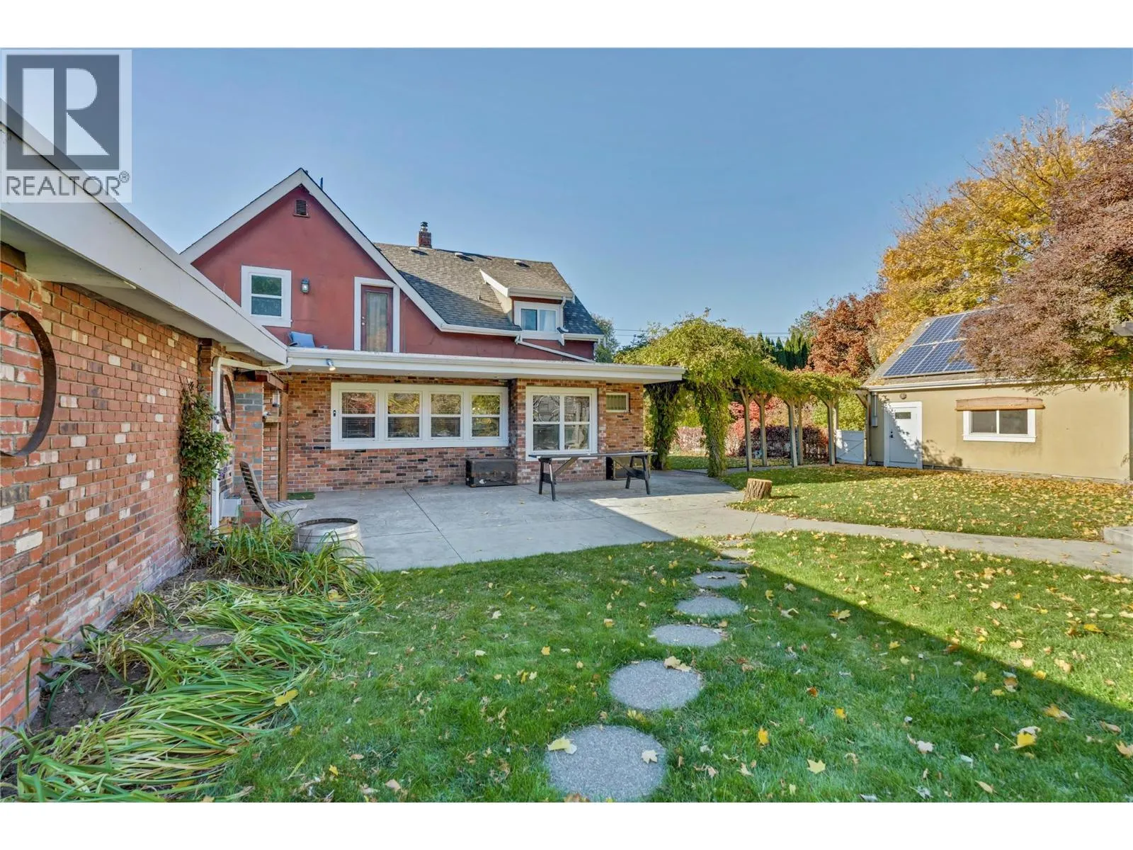 410 Upper Bench Road N
