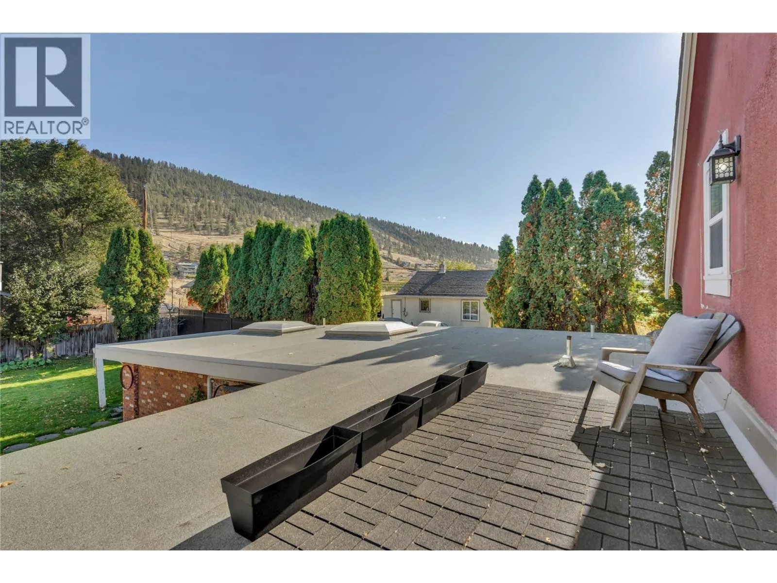 410 Upper Bench Road N
