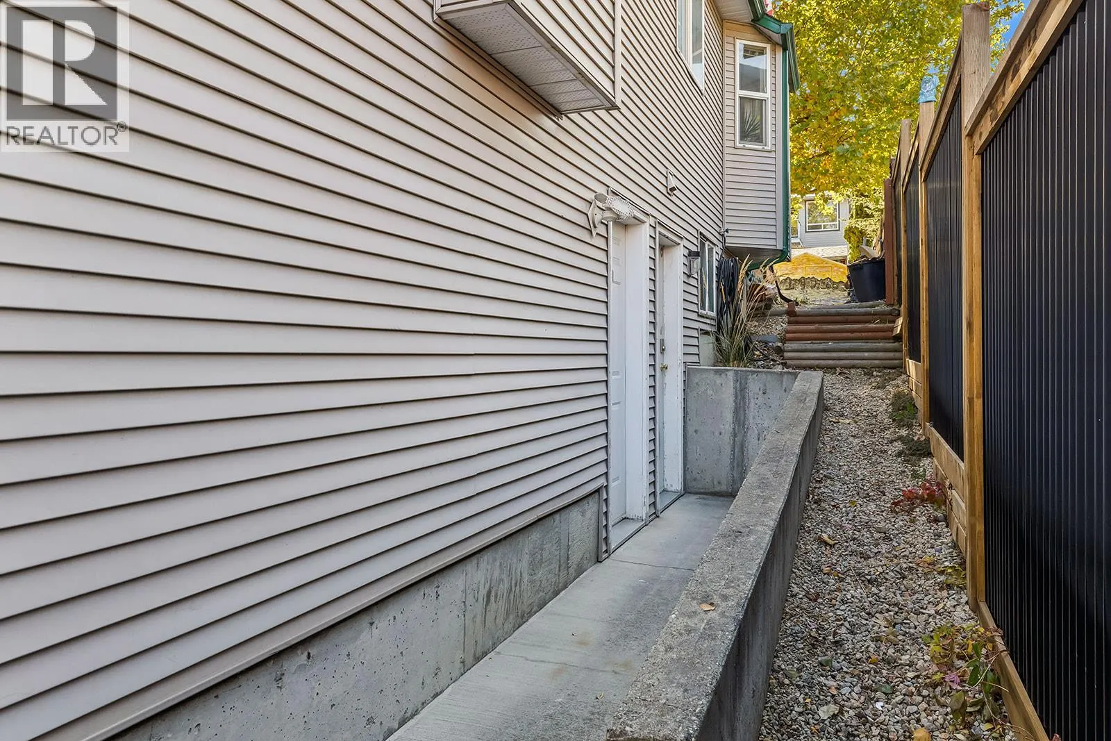 533 Harrop Avenue