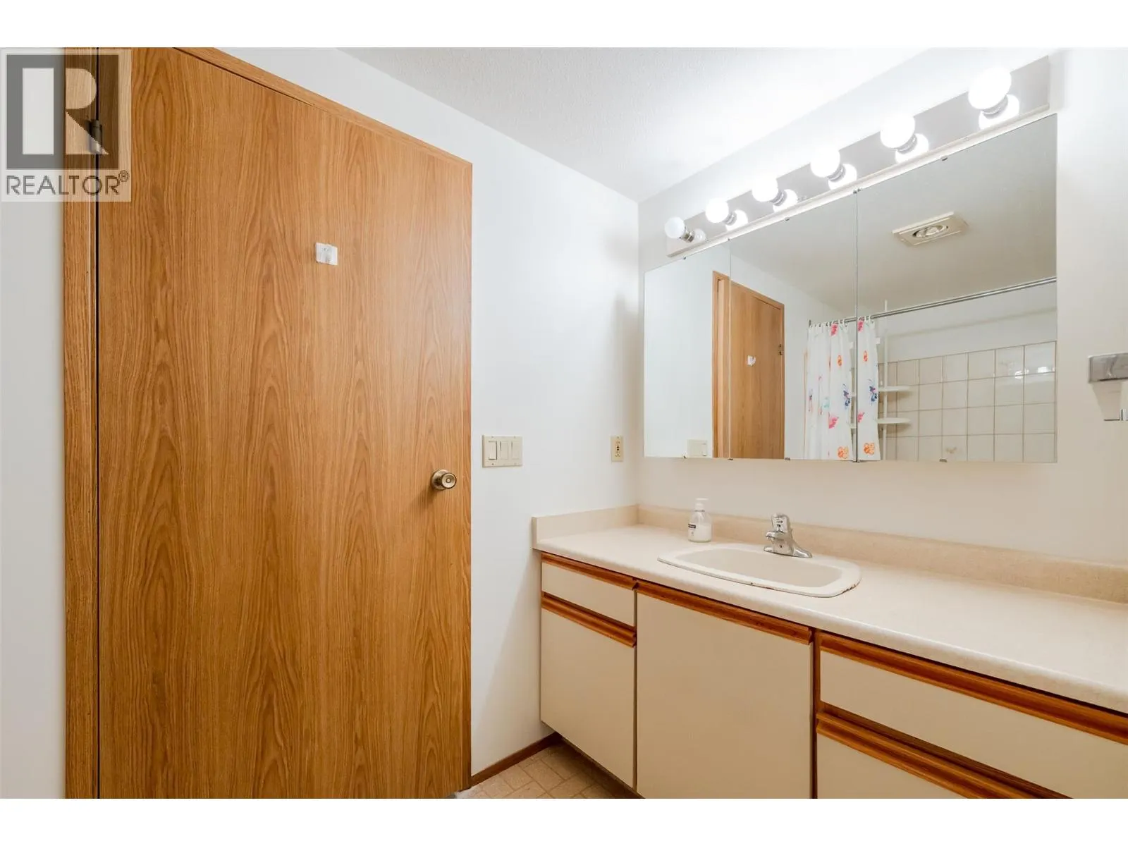 232 Kinney Avenue Unit# 105