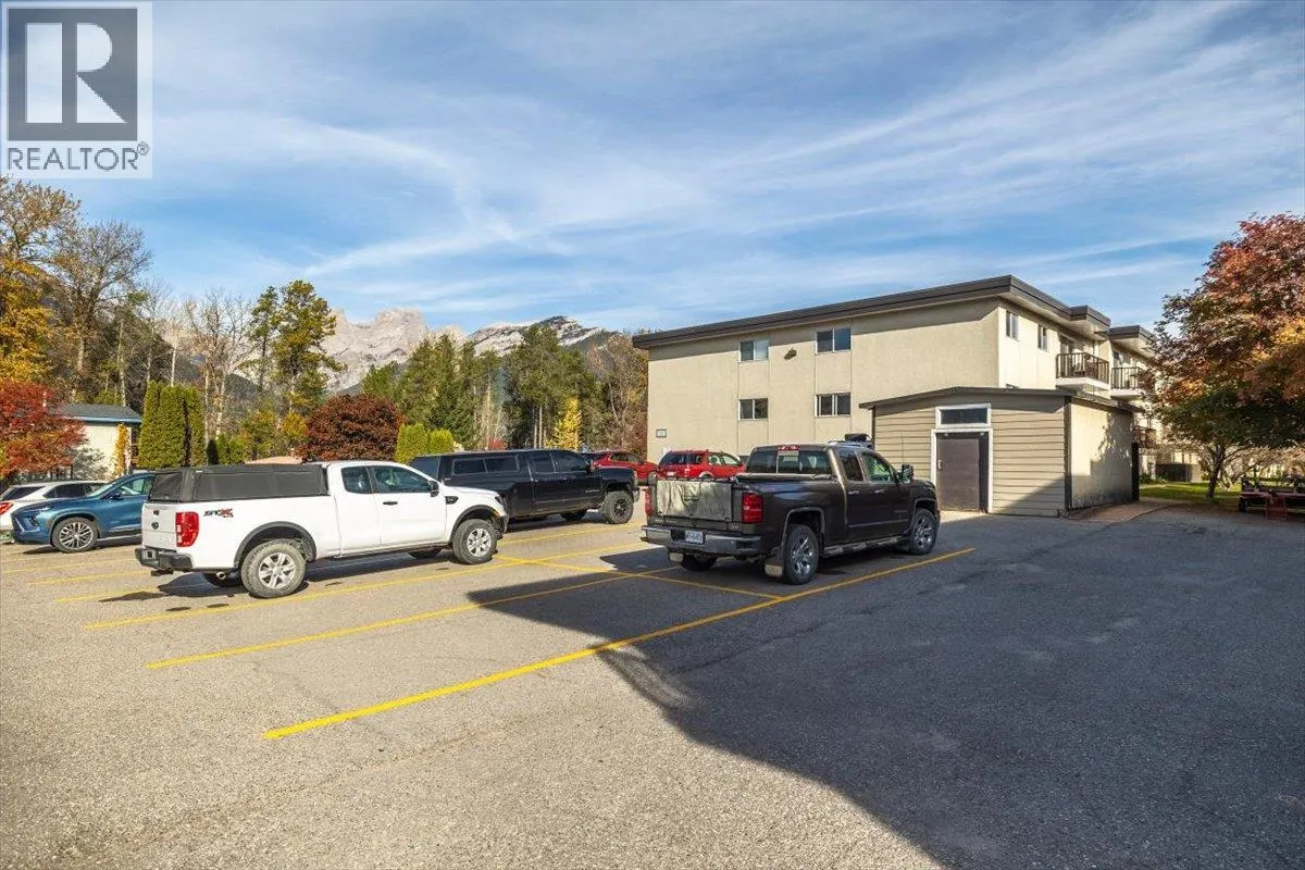 30 RIDGEMONT Avenue Unit# 204
