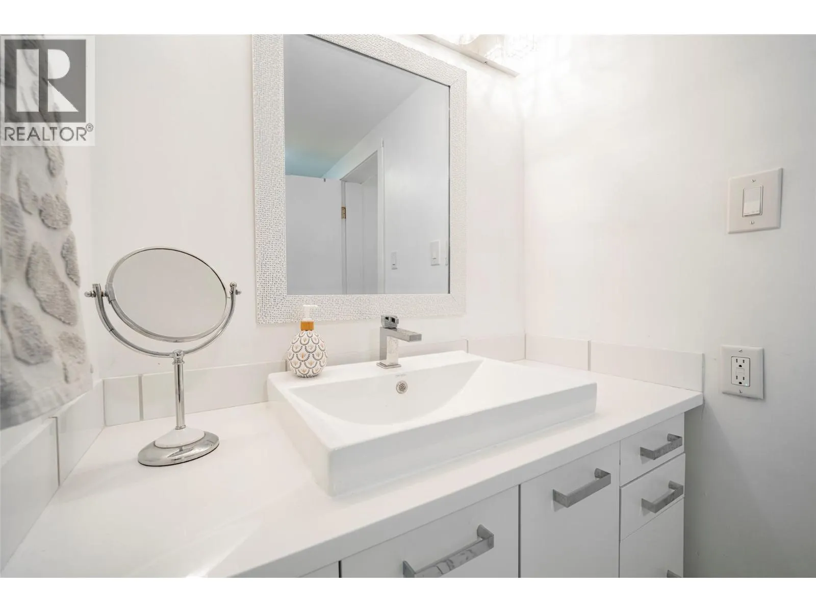 1881 Boucherie Road Unit# 45