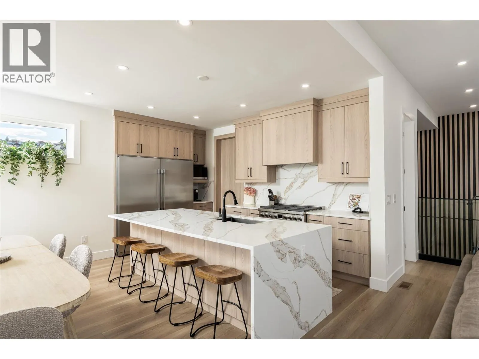 1425 Menu Road