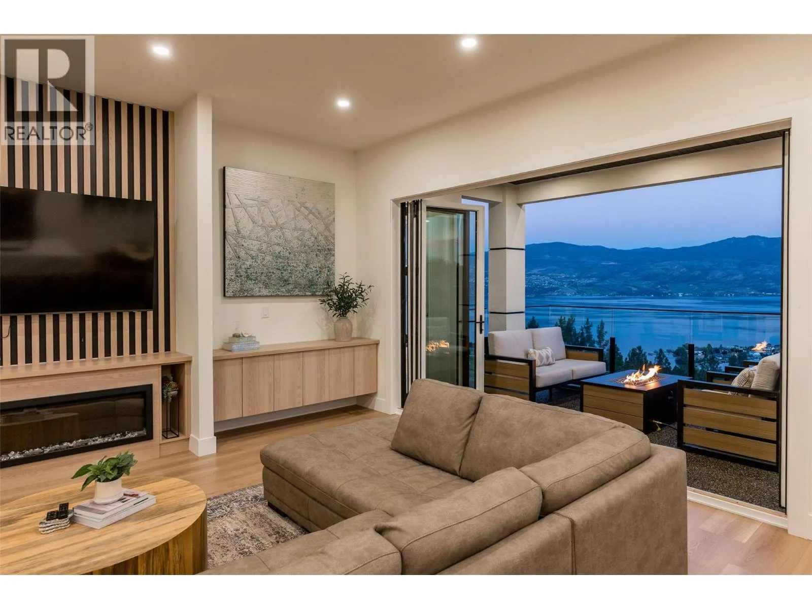 1425 Menu Road