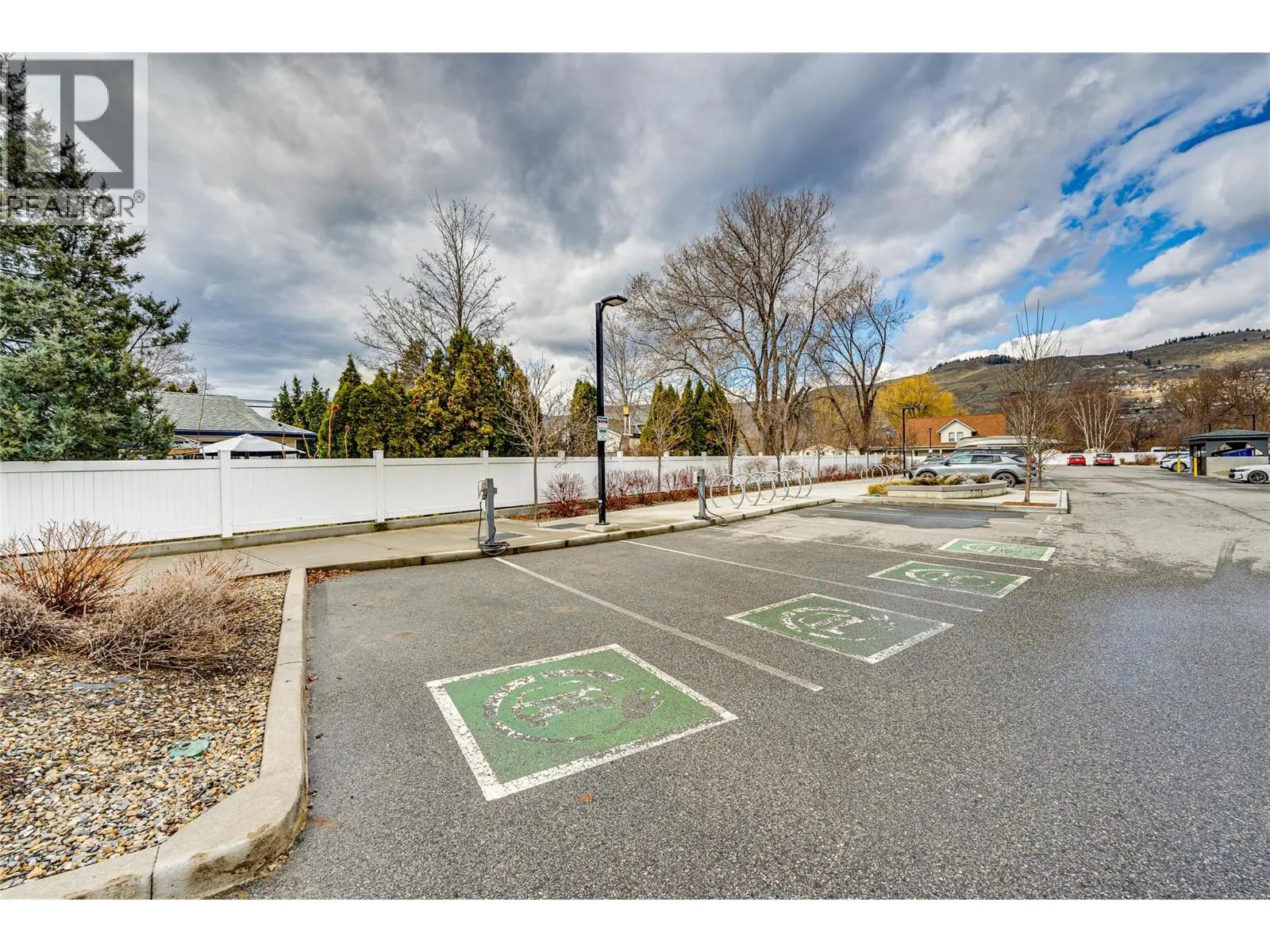 2555 Lakeshore Road Unit# 321