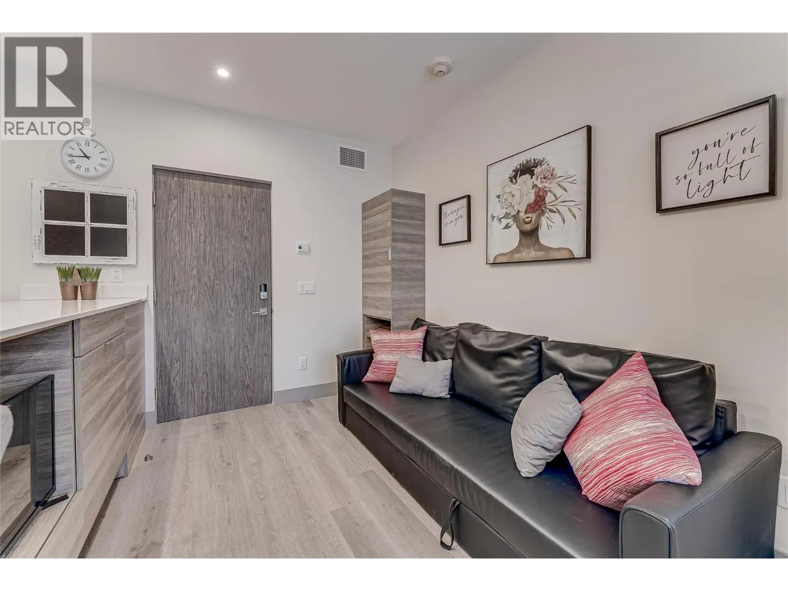 2555 Lakeshore Road Unit# 321