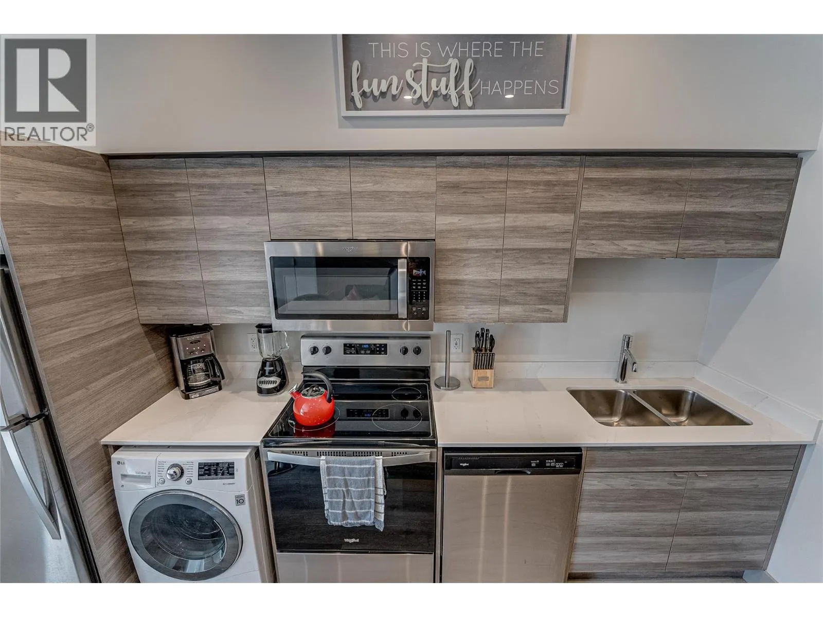 2555 Lakeshore Road Unit# 321