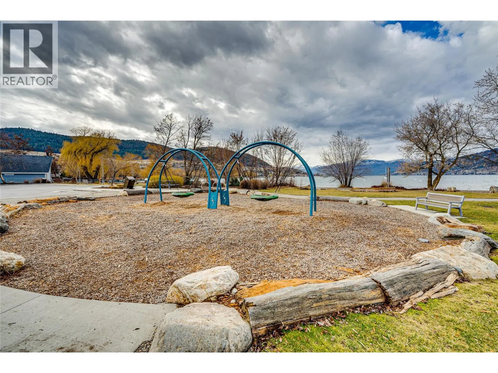 2555 Lakeshore Road Unit# 321