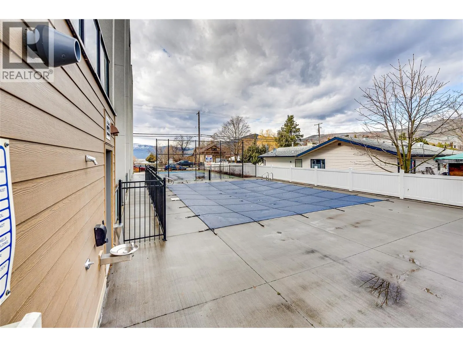 2555 Lakeshore Road Unit# 321
