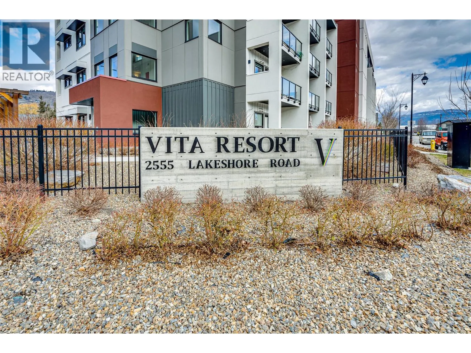 2555 Lakeshore Road Unit# 321