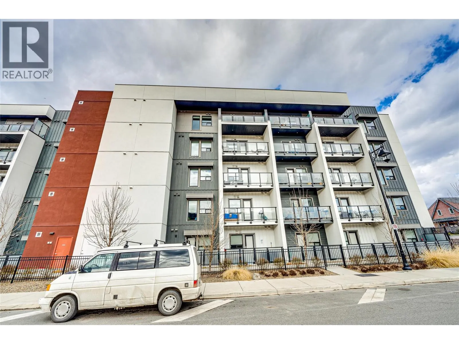 2555 Lakeshore Road Unit# 321