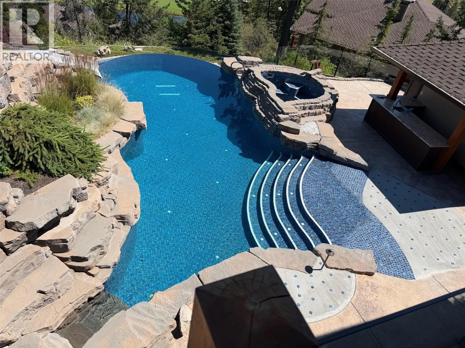 532 Falcon Point Way