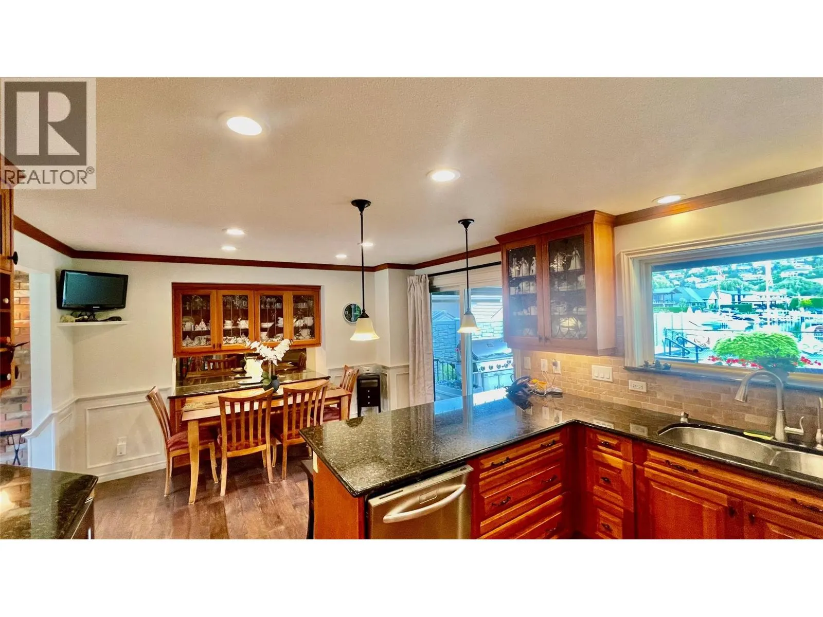 1350 Green Bay Road