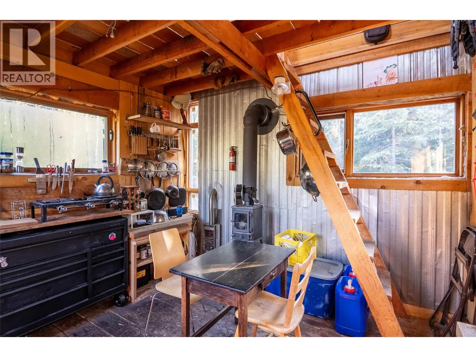 6960 Waverly Trail