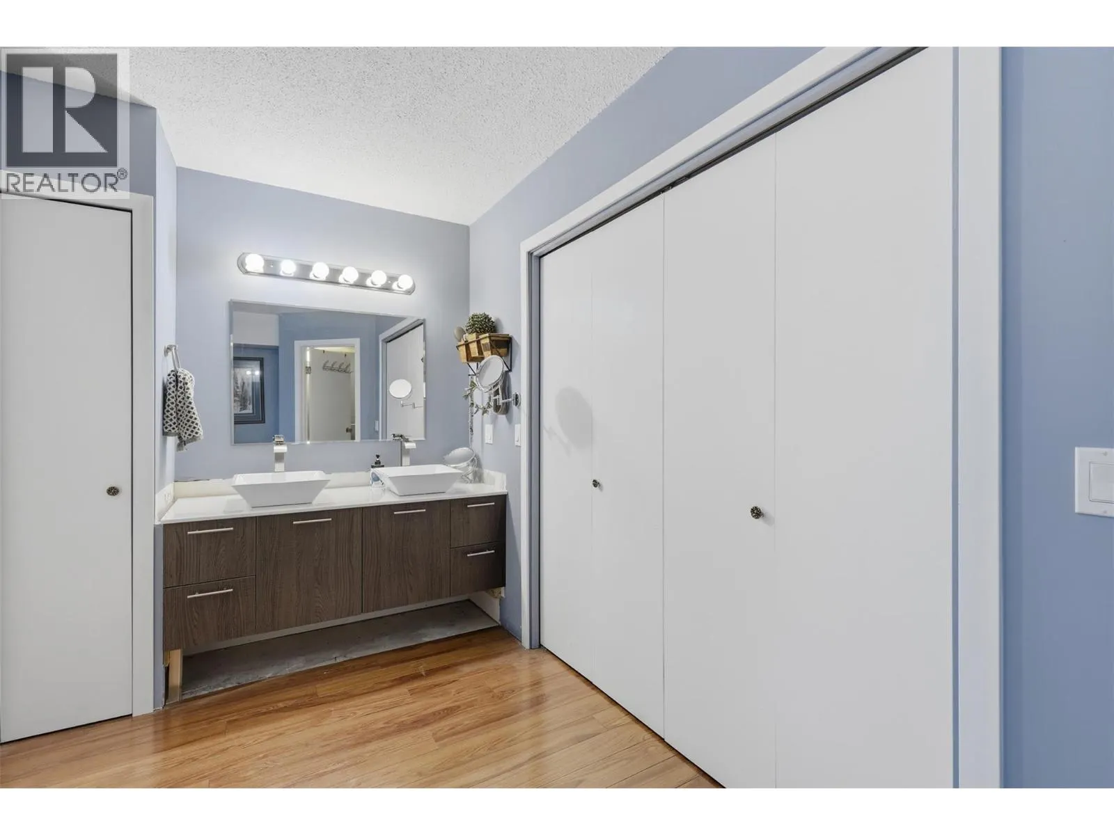 1155 HUGH ALLAN Drive Unit# 25