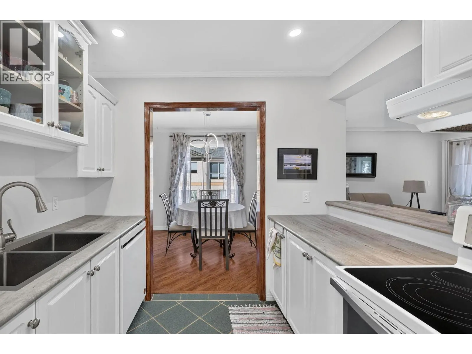 669 Houghton Road Unit# 306