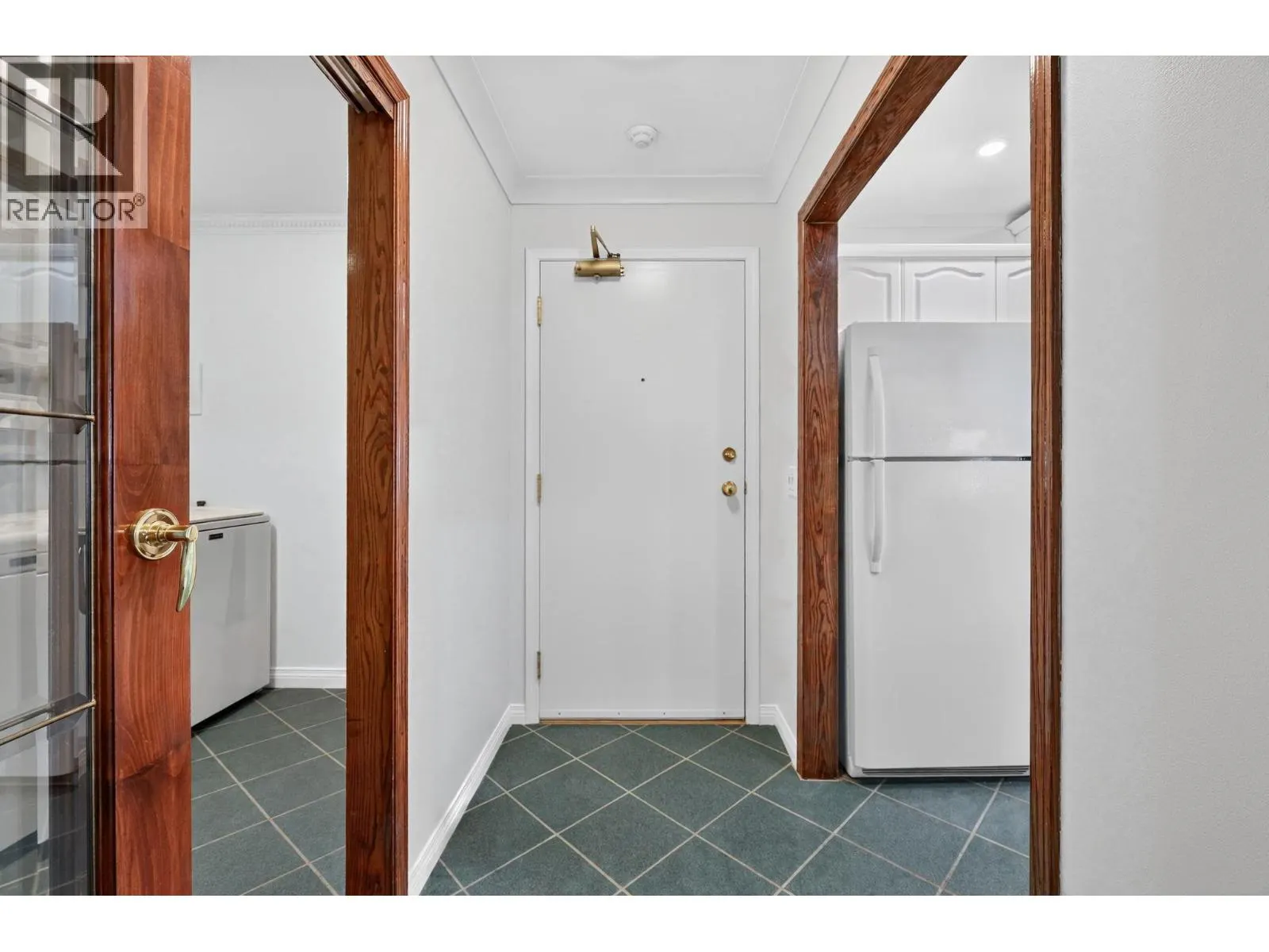 669 Houghton Road Unit# 306