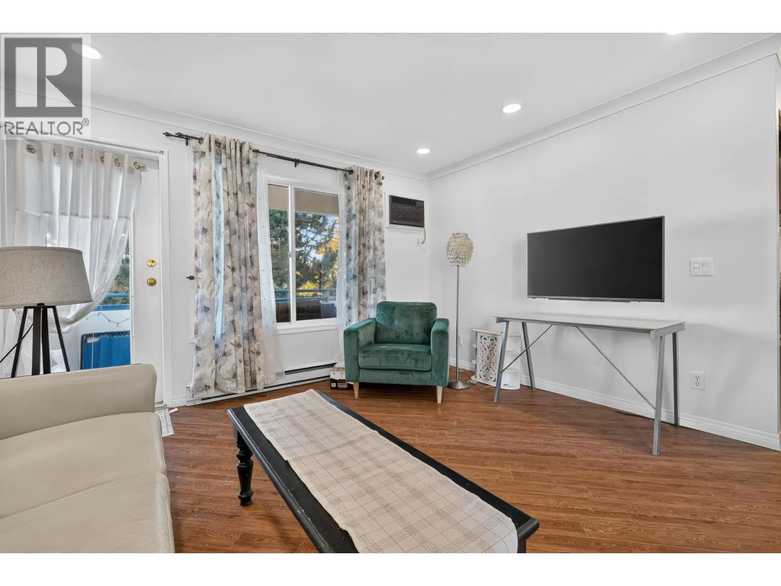 669 Houghton Road Unit# 306