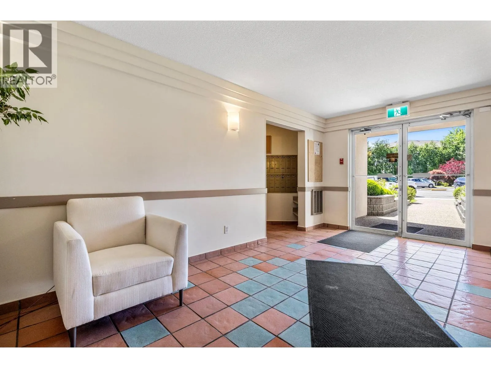 669 Houghton Road Unit# 306