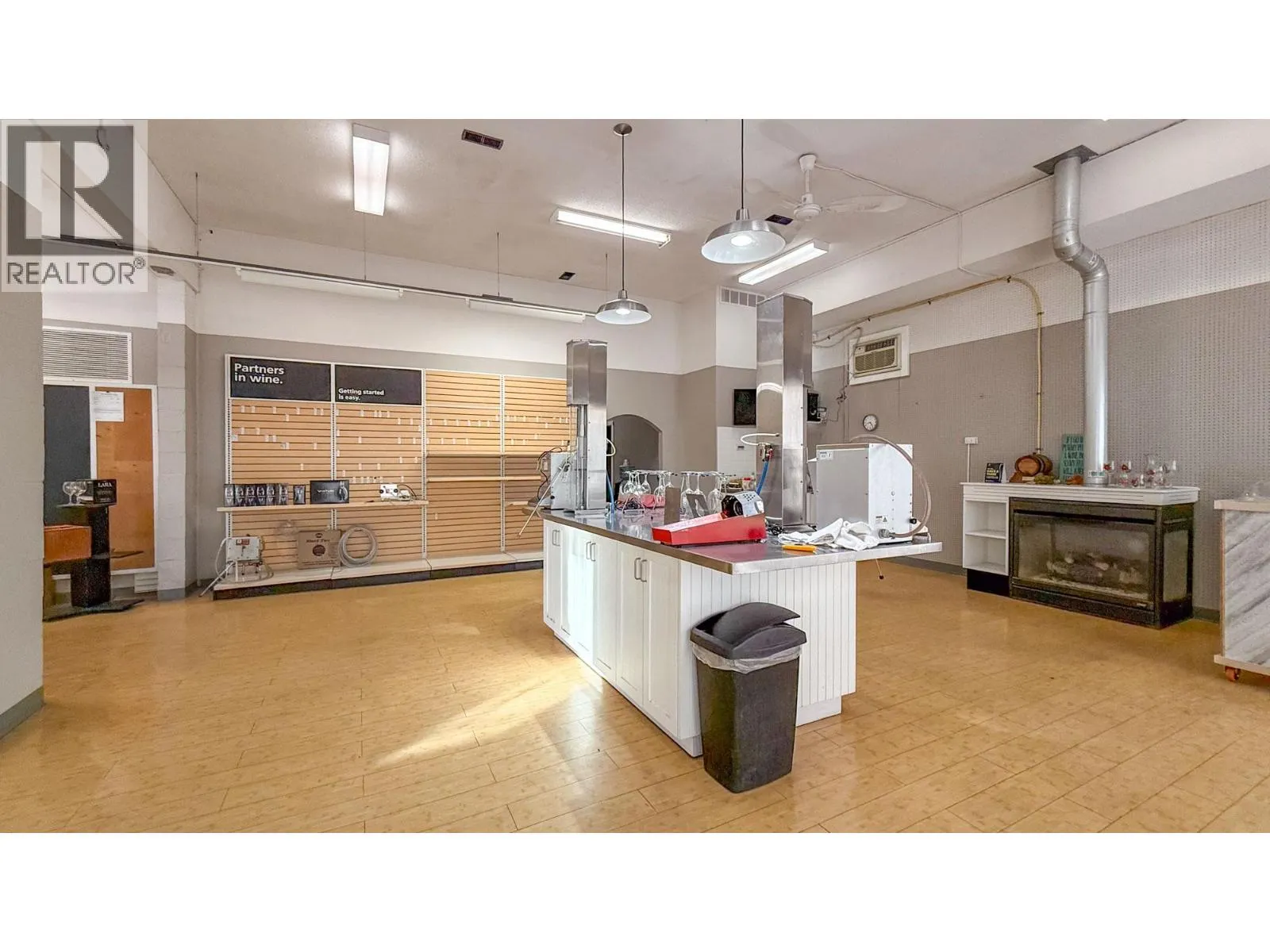 4313 25 Avenue Unit# 2A & 3A