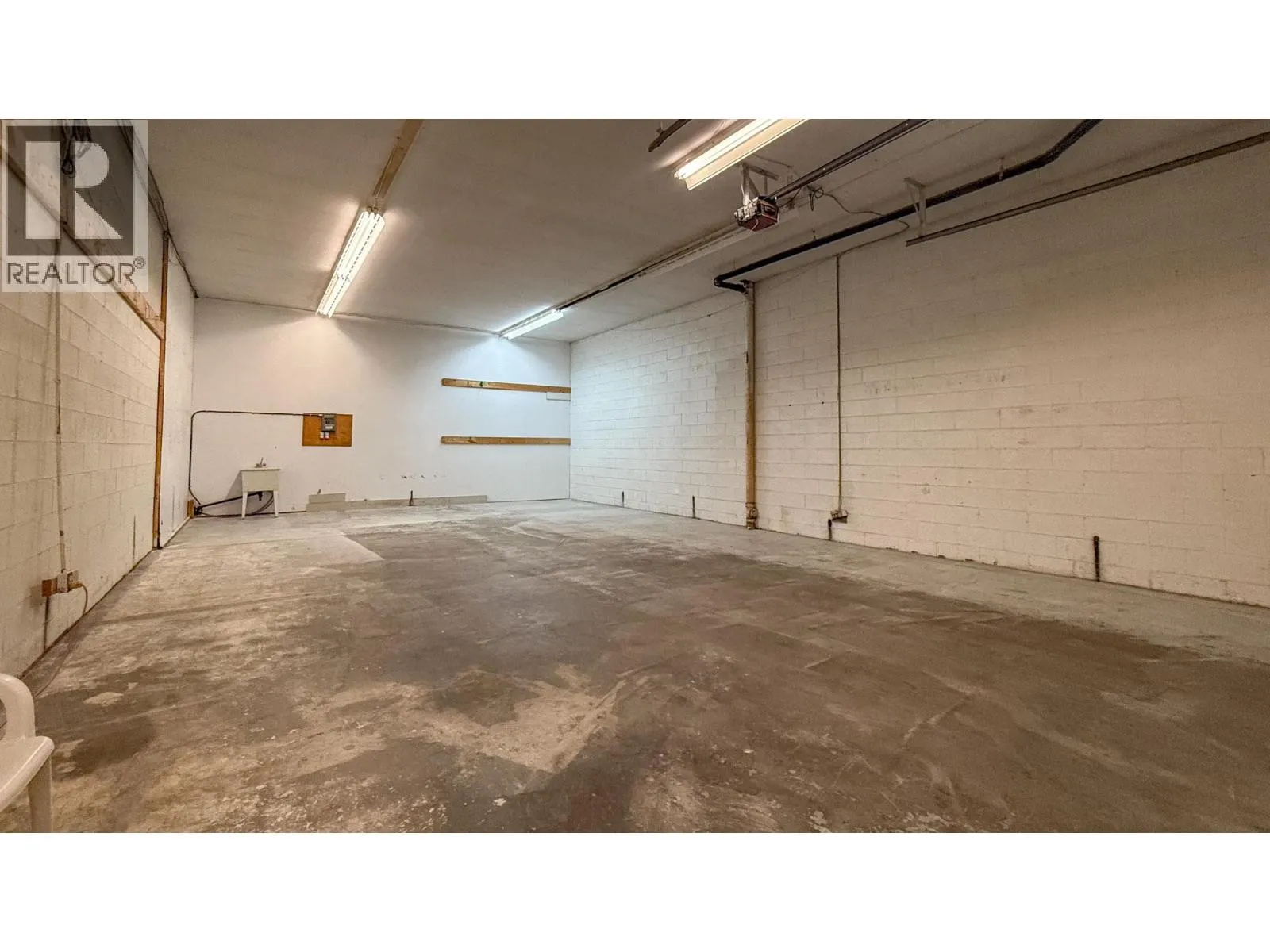 4313 25 Avenue Unit# 2A & 3A