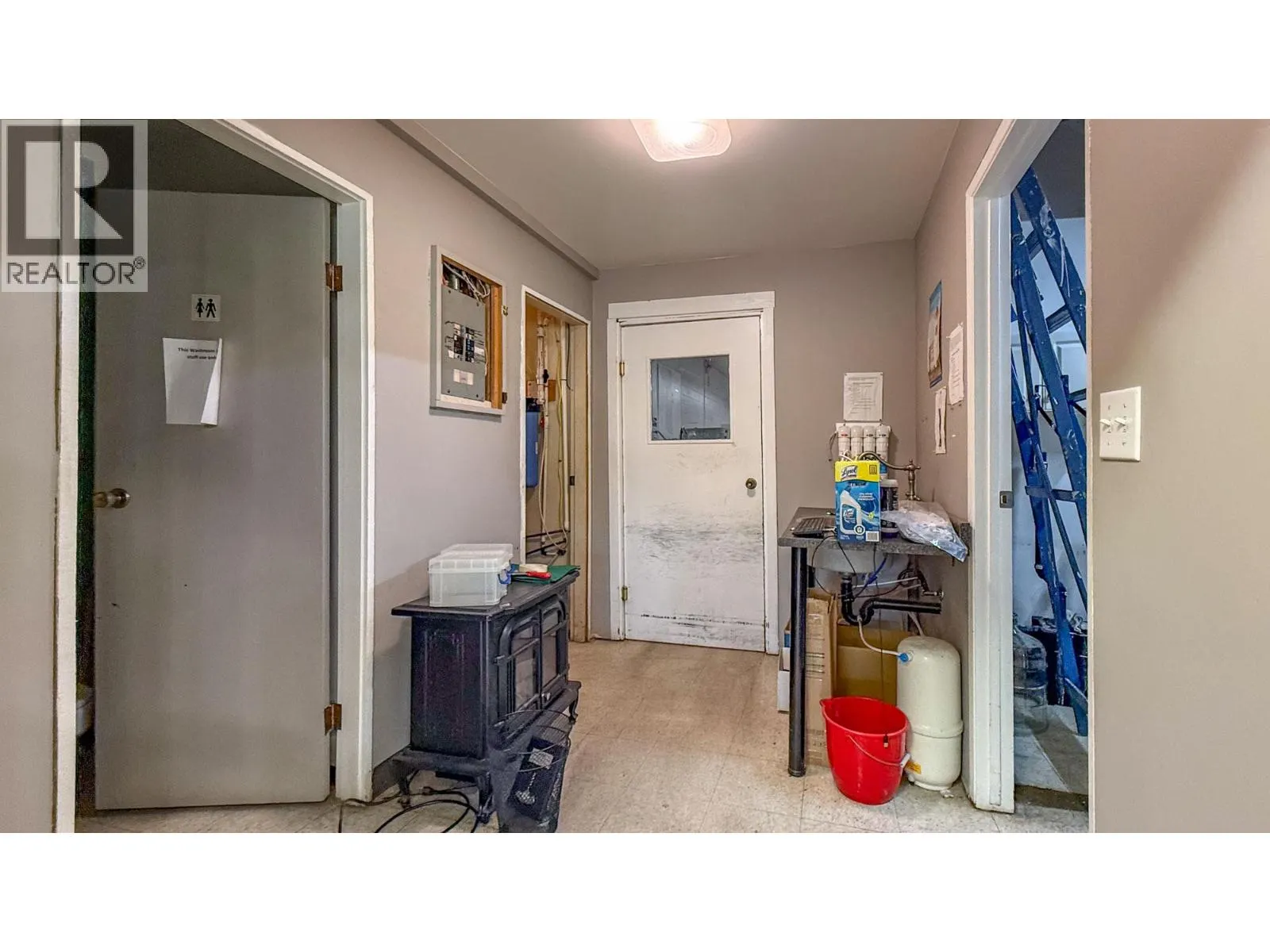 4313 25 Avenue Unit# 2A & 3A