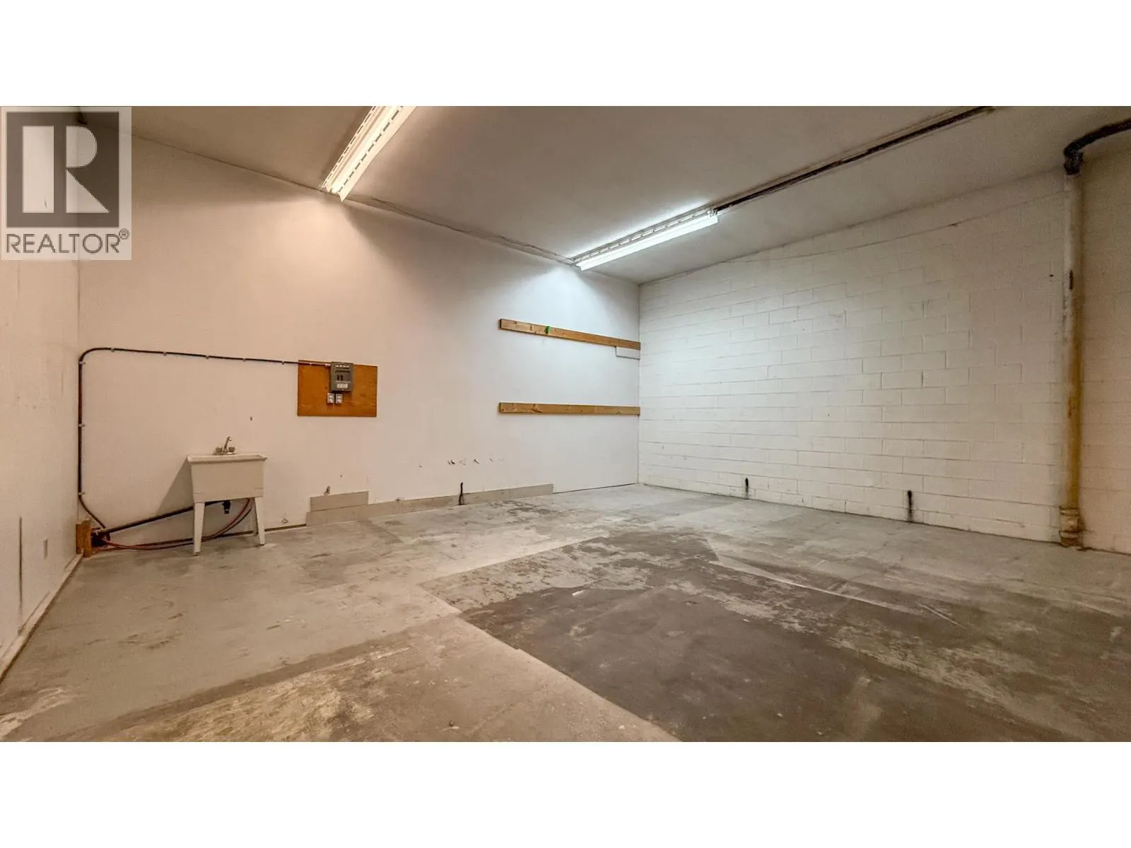 4313 25 Avenue Unit# 2A & 3A