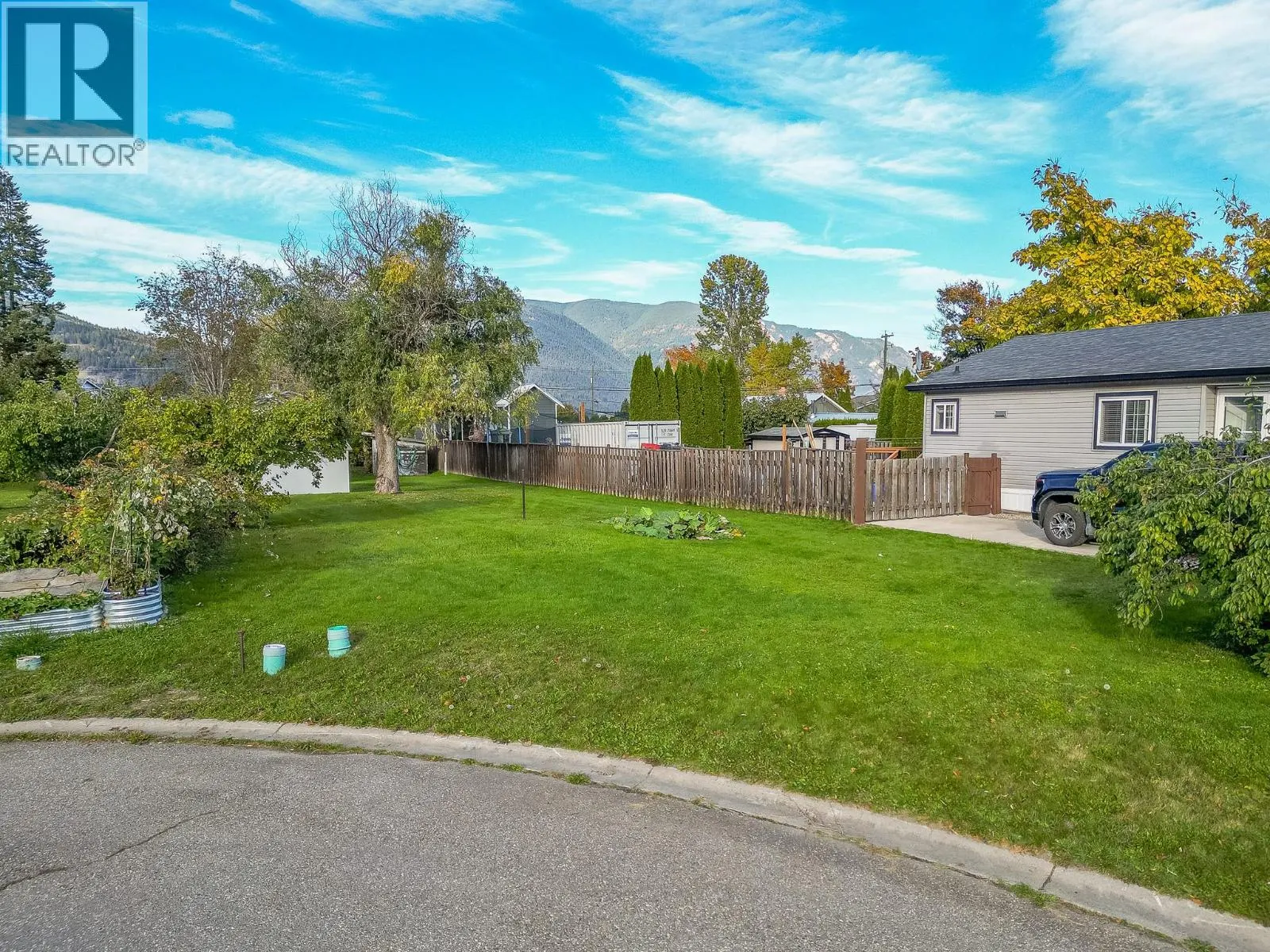 4760 Canoe Beach Drive Drive NE