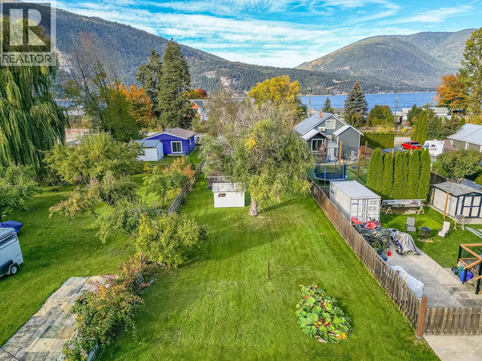 4760 Canoe Beach Drive Drive NE