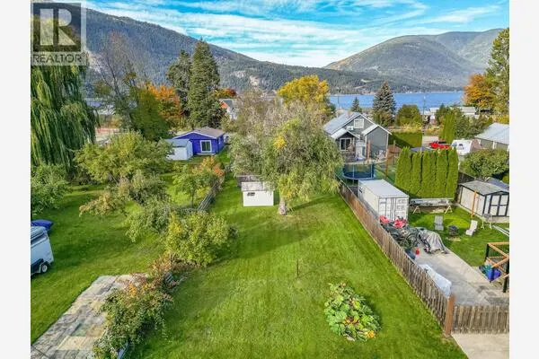 4760 Canoe Beach Drive Drive NE