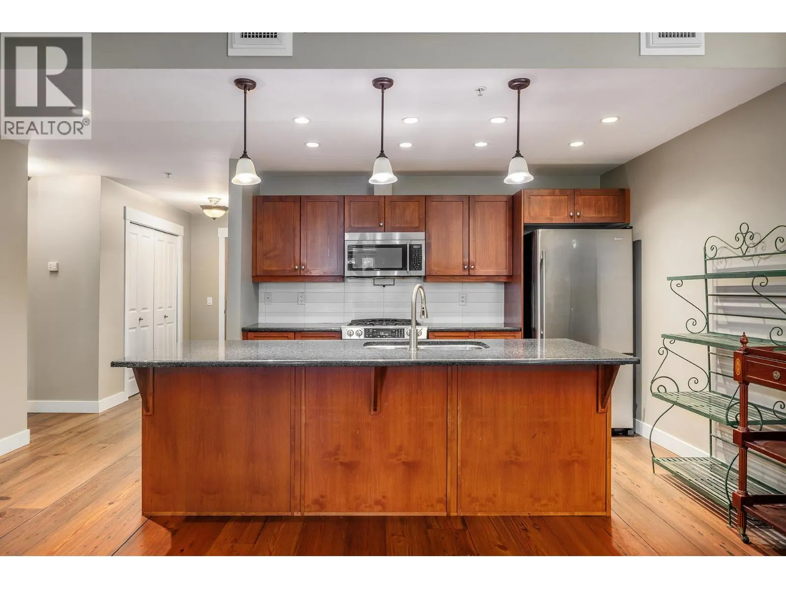 2901 Abbott Street Unit# 103