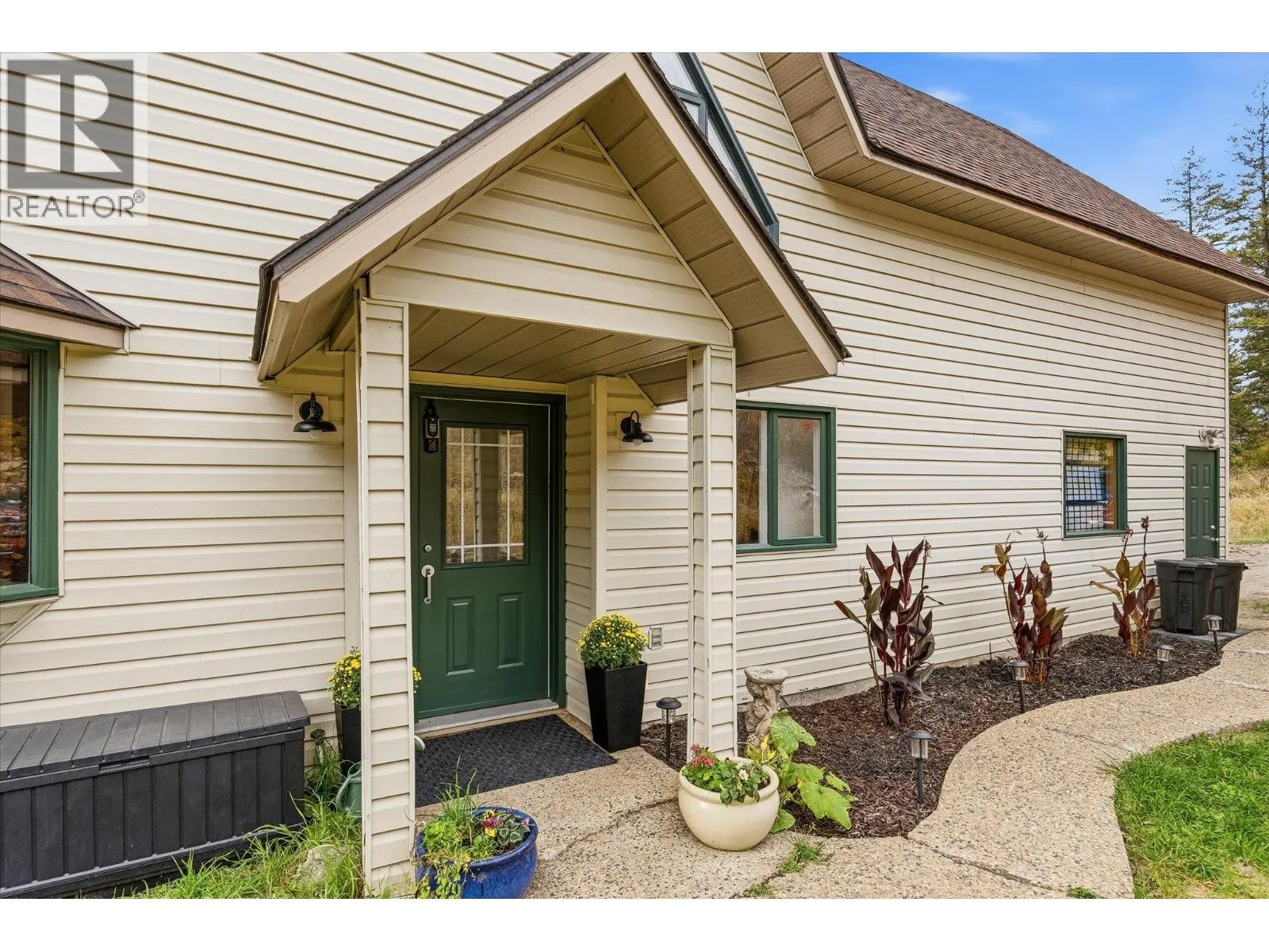1957 Huckleberry Road