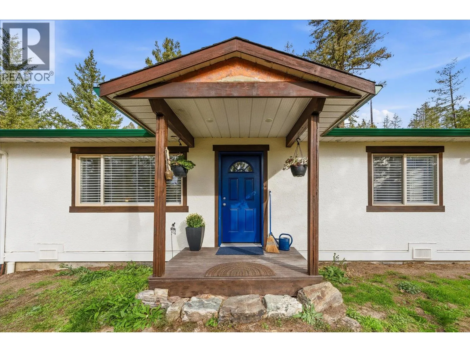 1957 Huckleberry Road