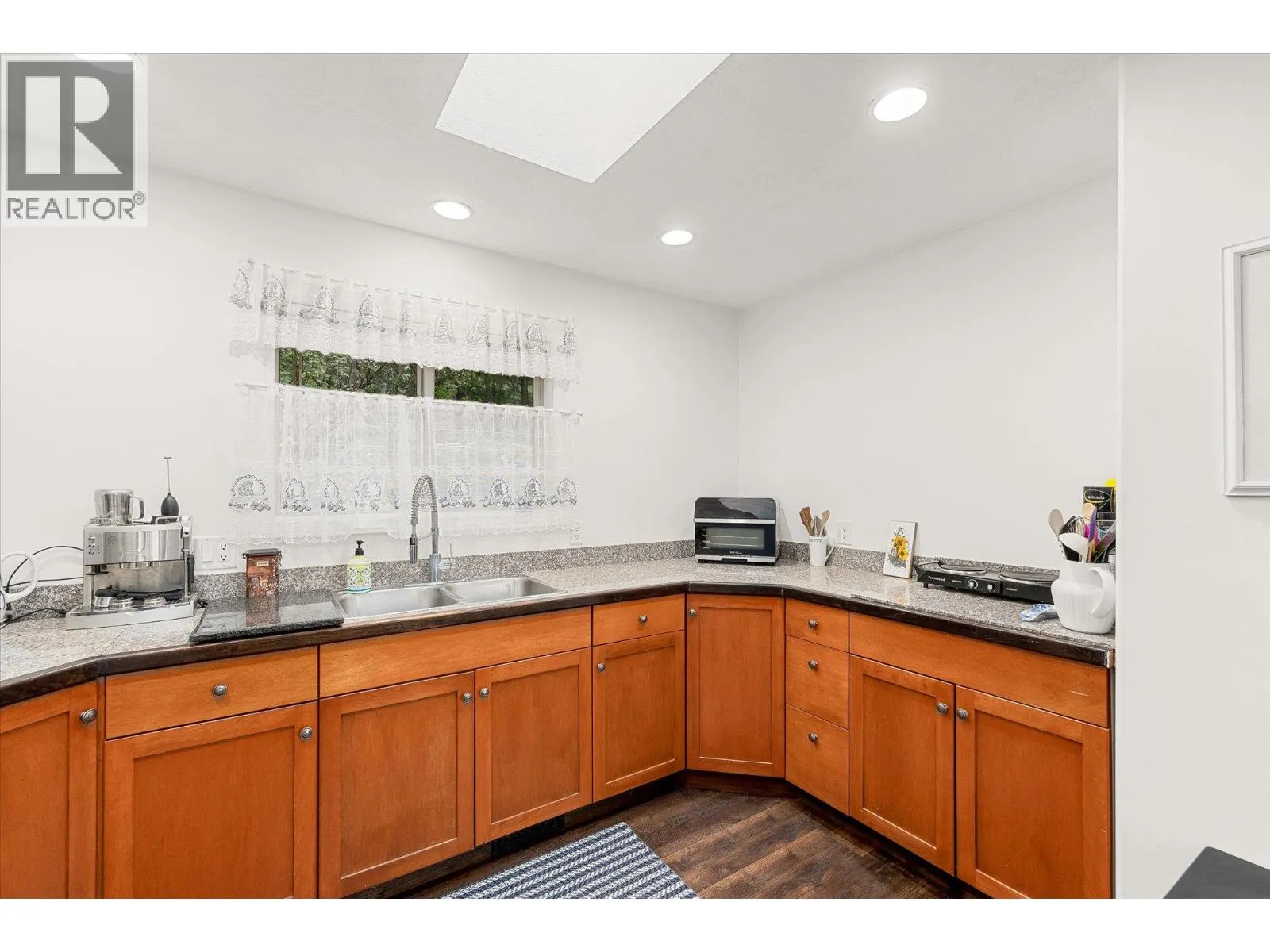 1957 Huckleberry Road