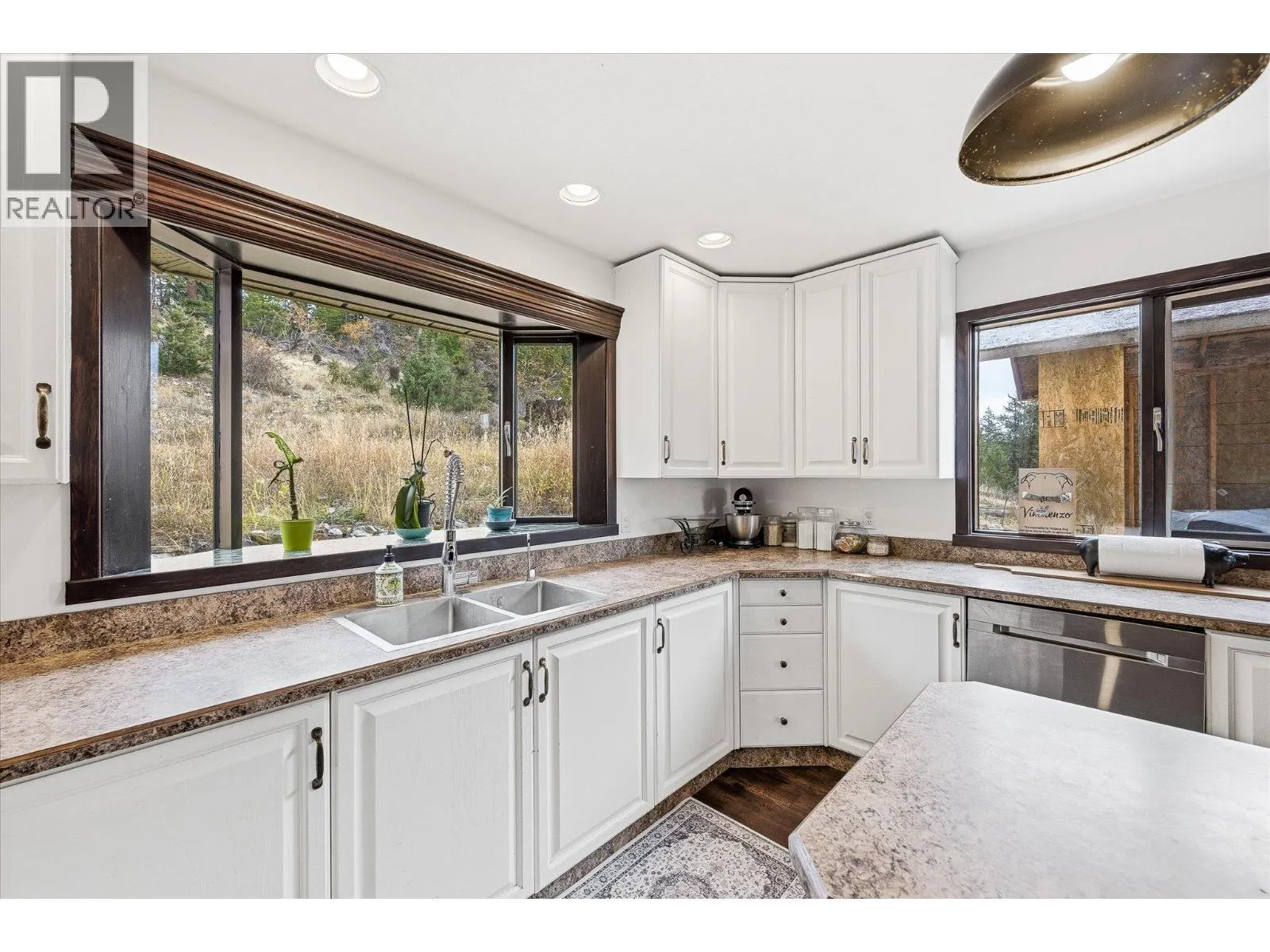 1957 Huckleberry Road
