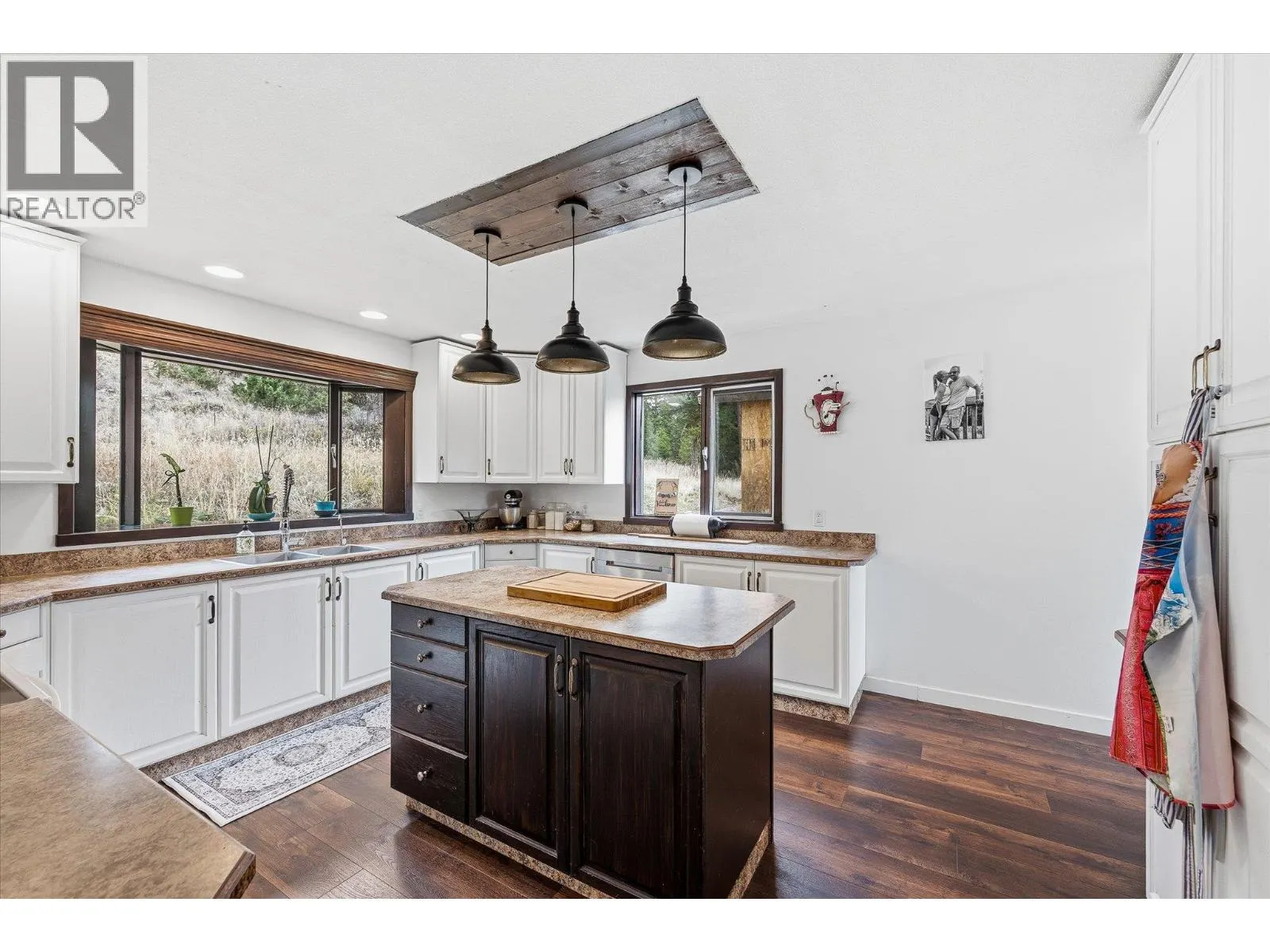 1957 Huckleberry Road