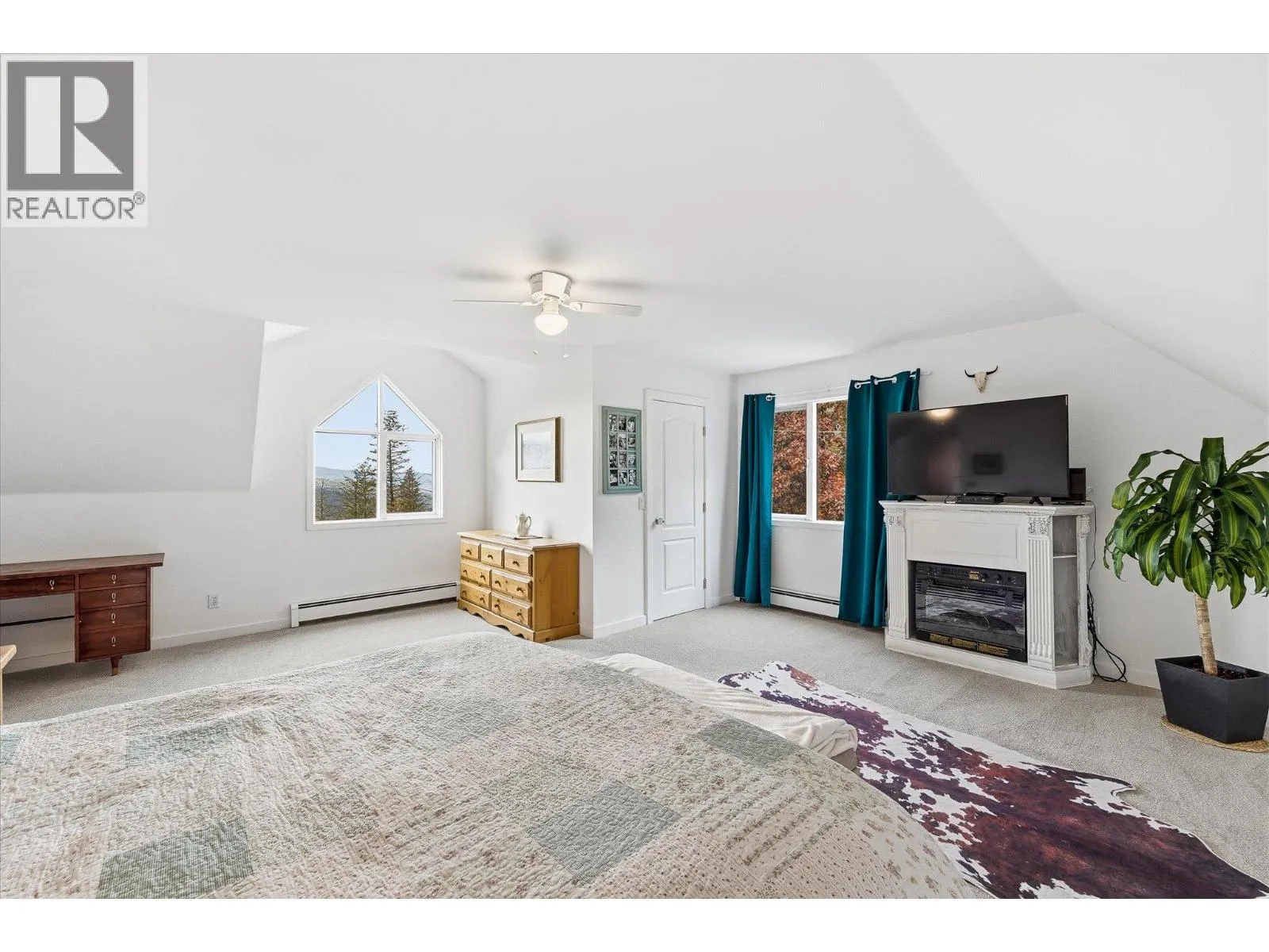 1957 Huckleberry Road