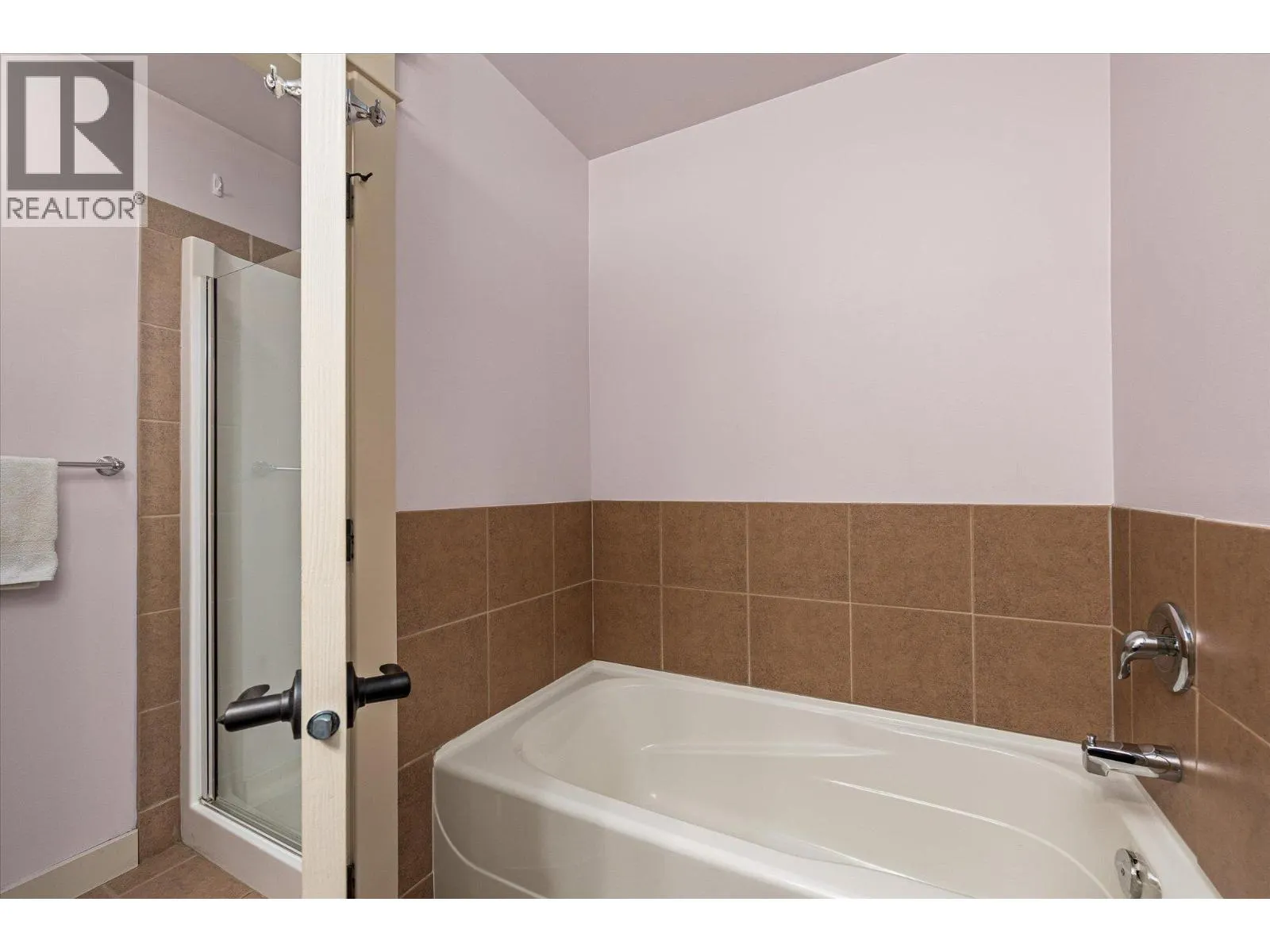 2070 Boucherie Road Unit# 402