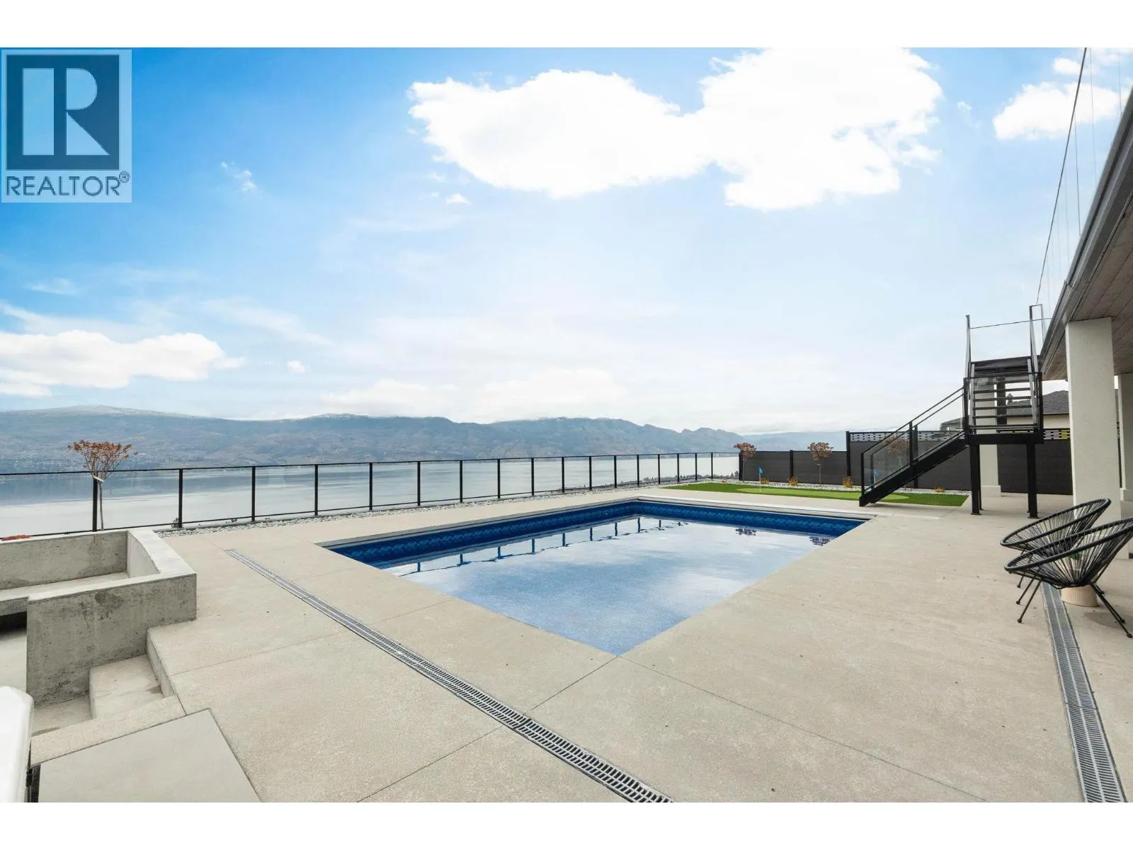1327 Vineyard Drive