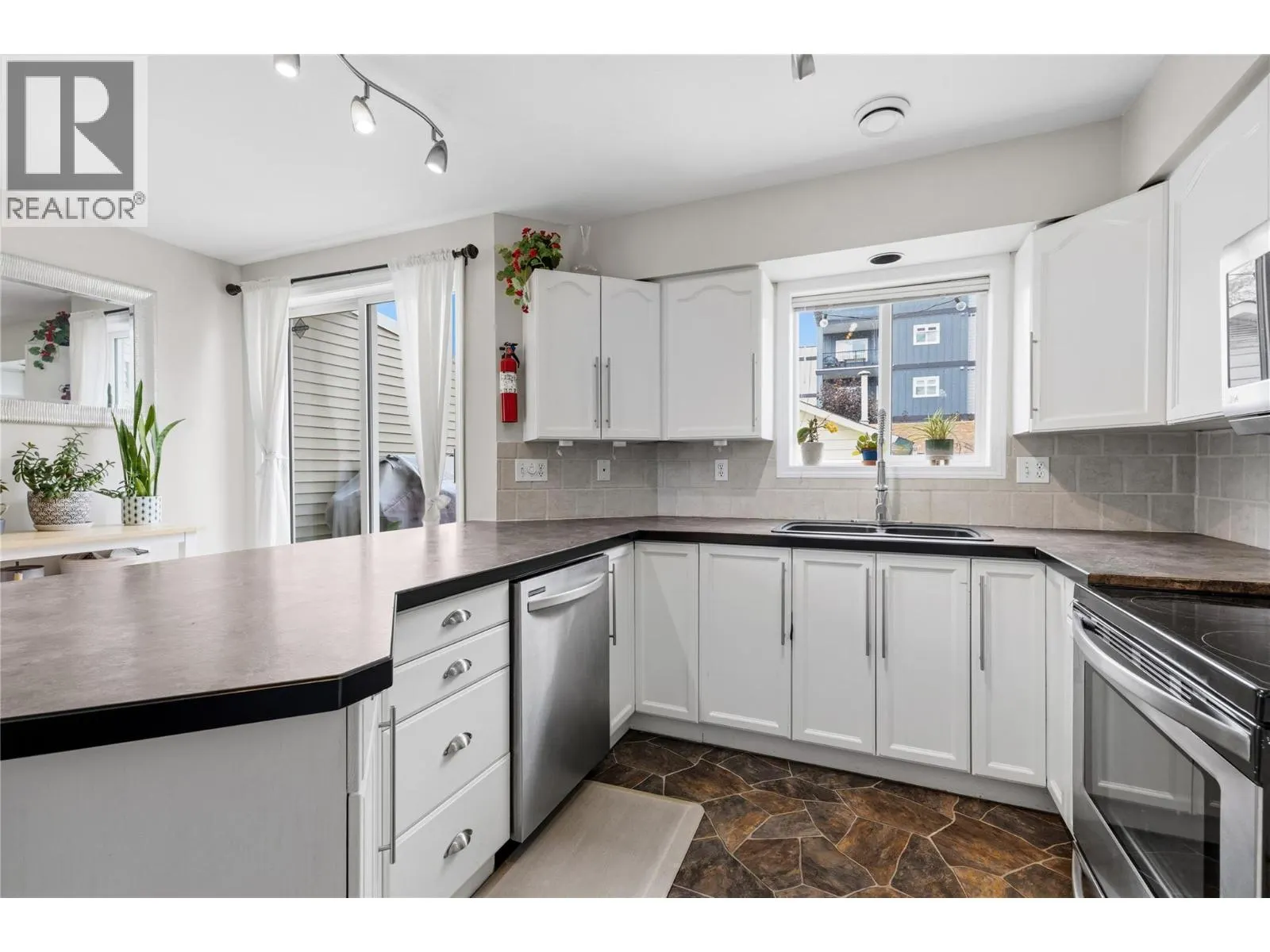 99 CALGARY Avenue Unit# 101
