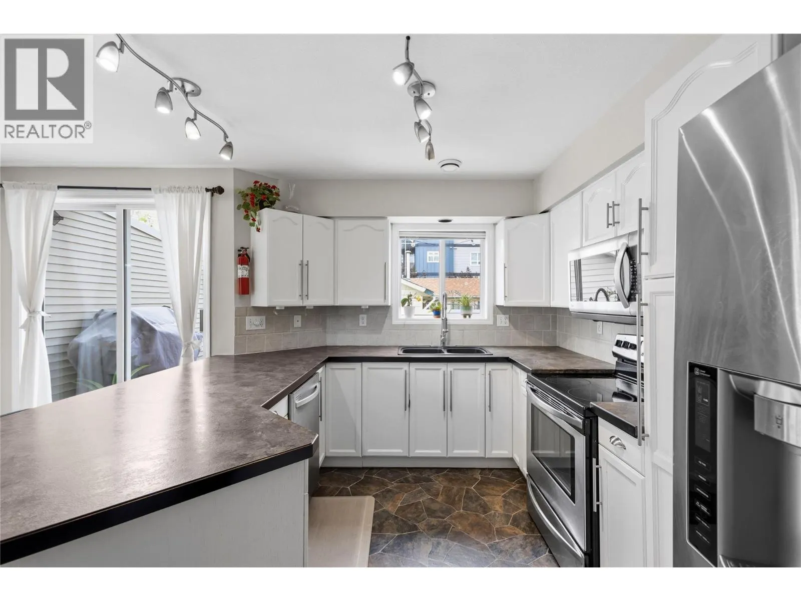 99 CALGARY Avenue Unit# 101