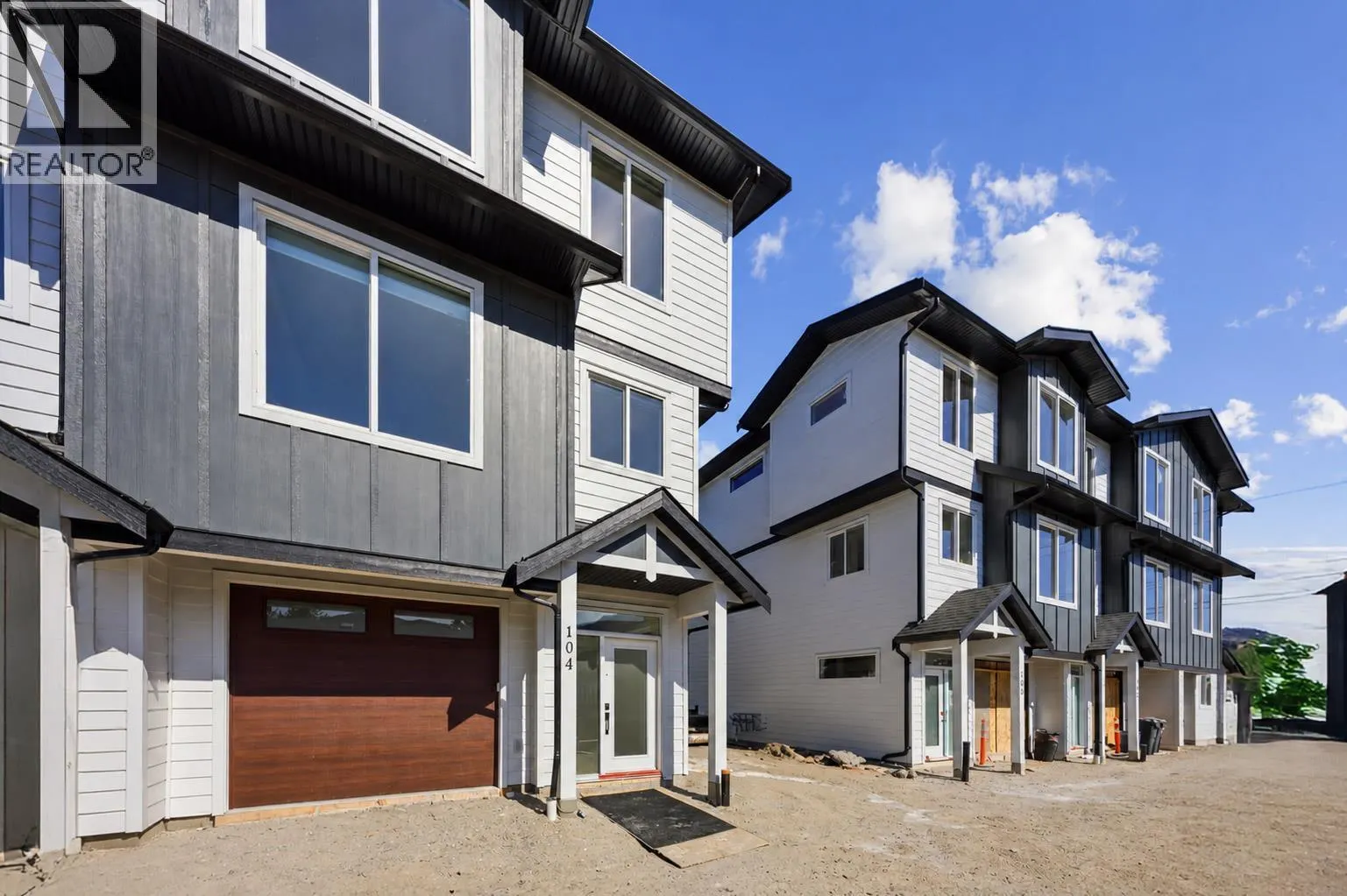 143 GREEN Avenue Unit# 105