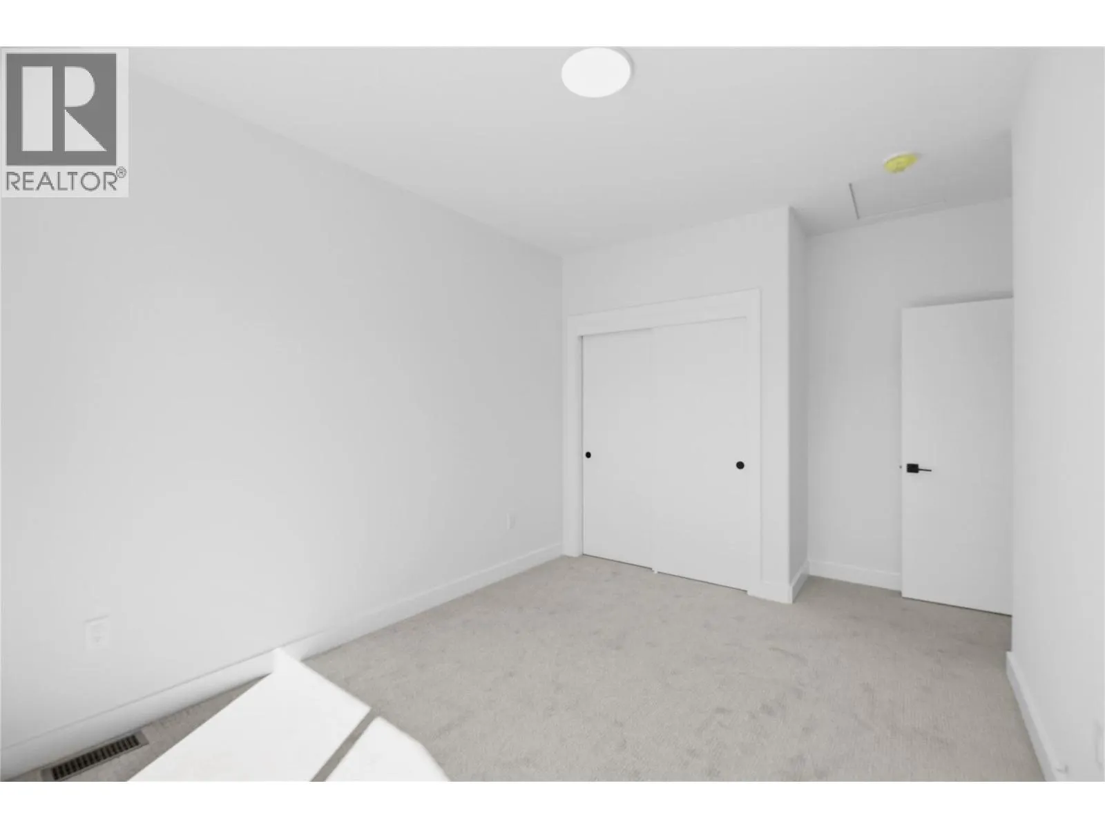 143 GREEN Avenue Unit# 105
