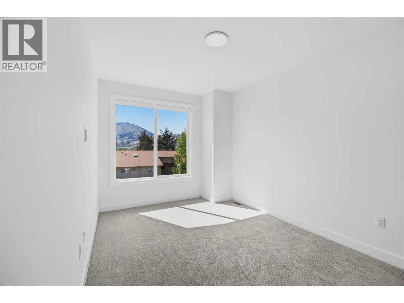 143 GREEN Avenue Unit# 105