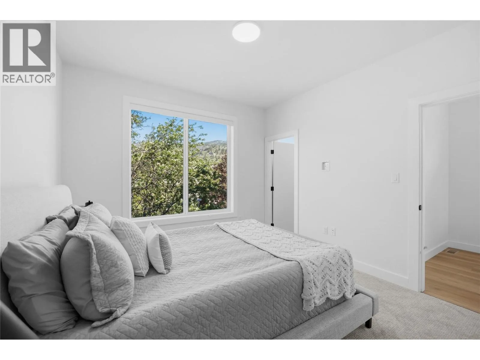 143 GREEN Avenue Unit# 105