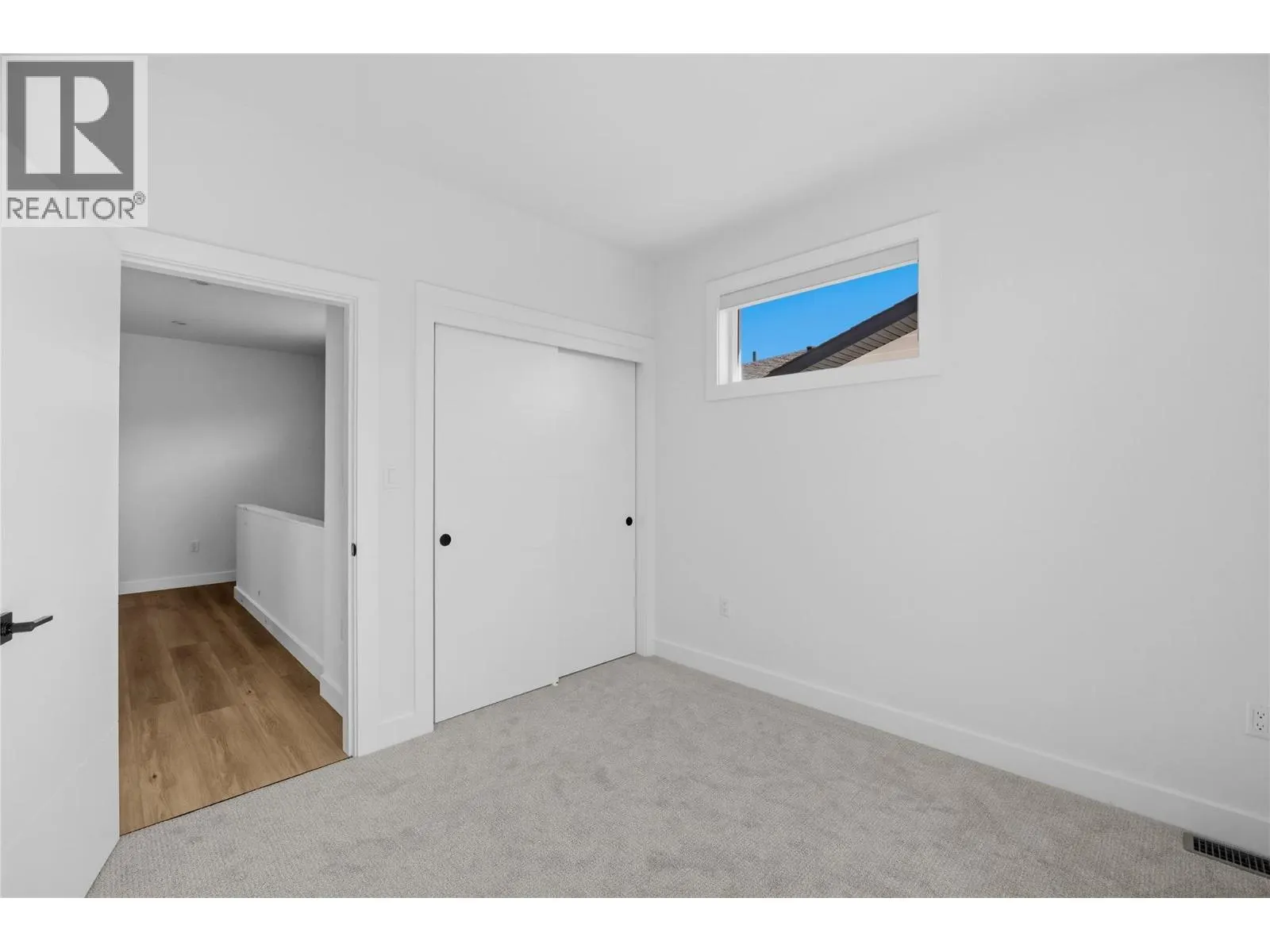 143 GREEN Avenue Unit# 105