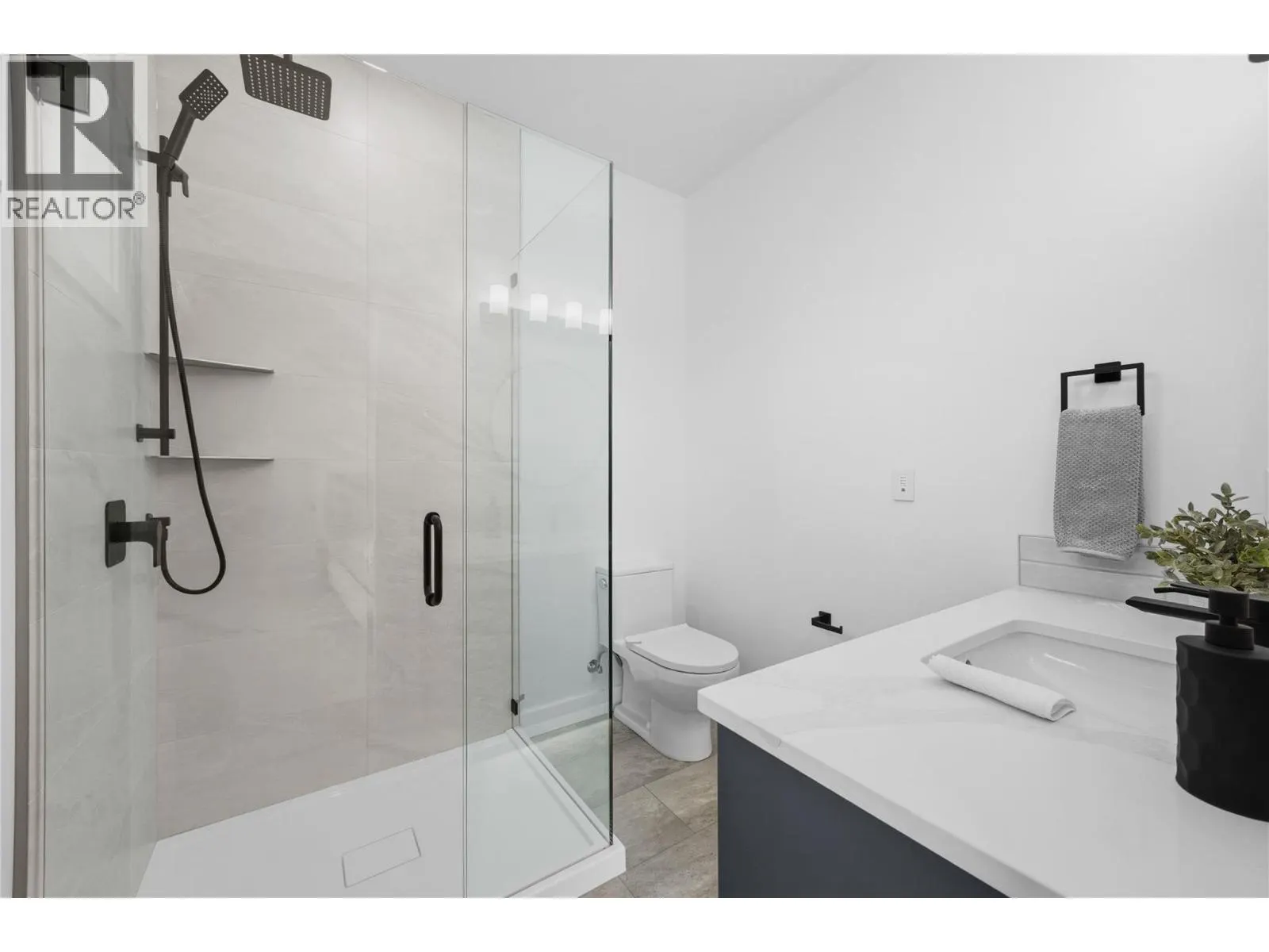 143 GREEN Avenue Unit# 105
