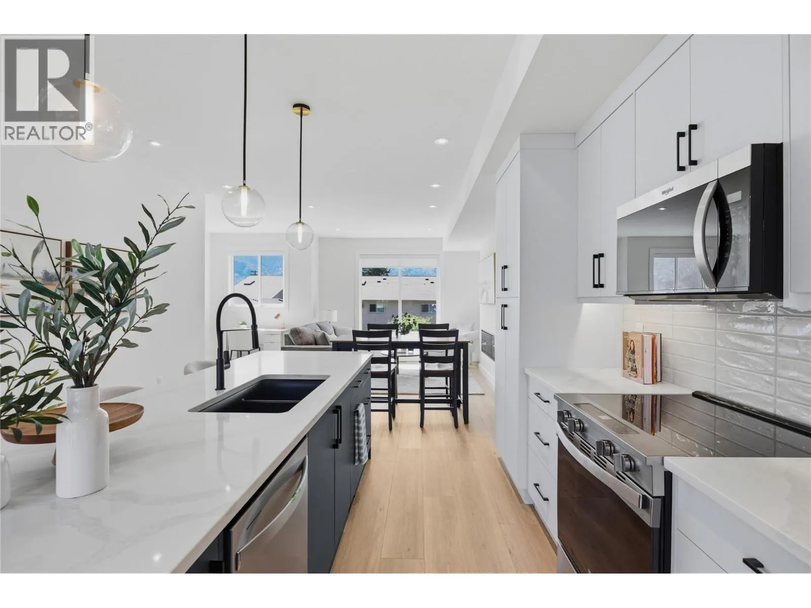 143 GREEN Avenue Unit# 105
