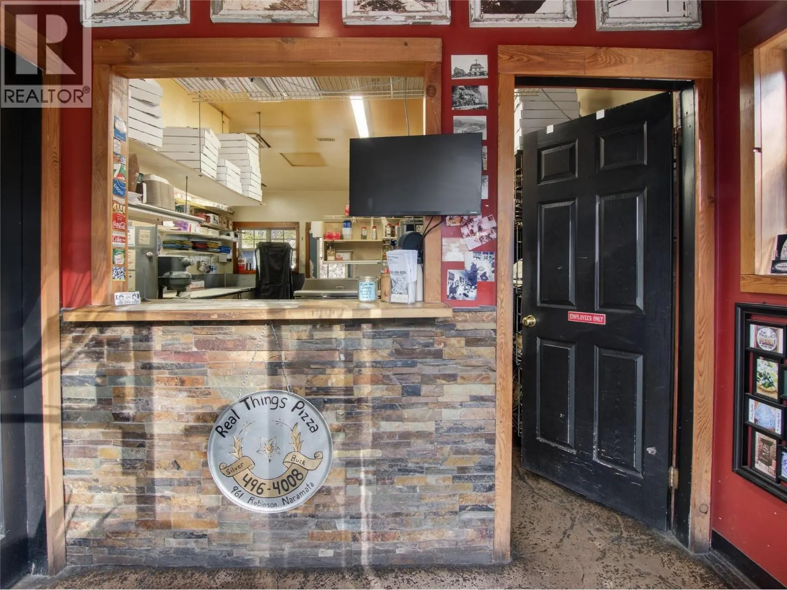 961 Robinson Avenue