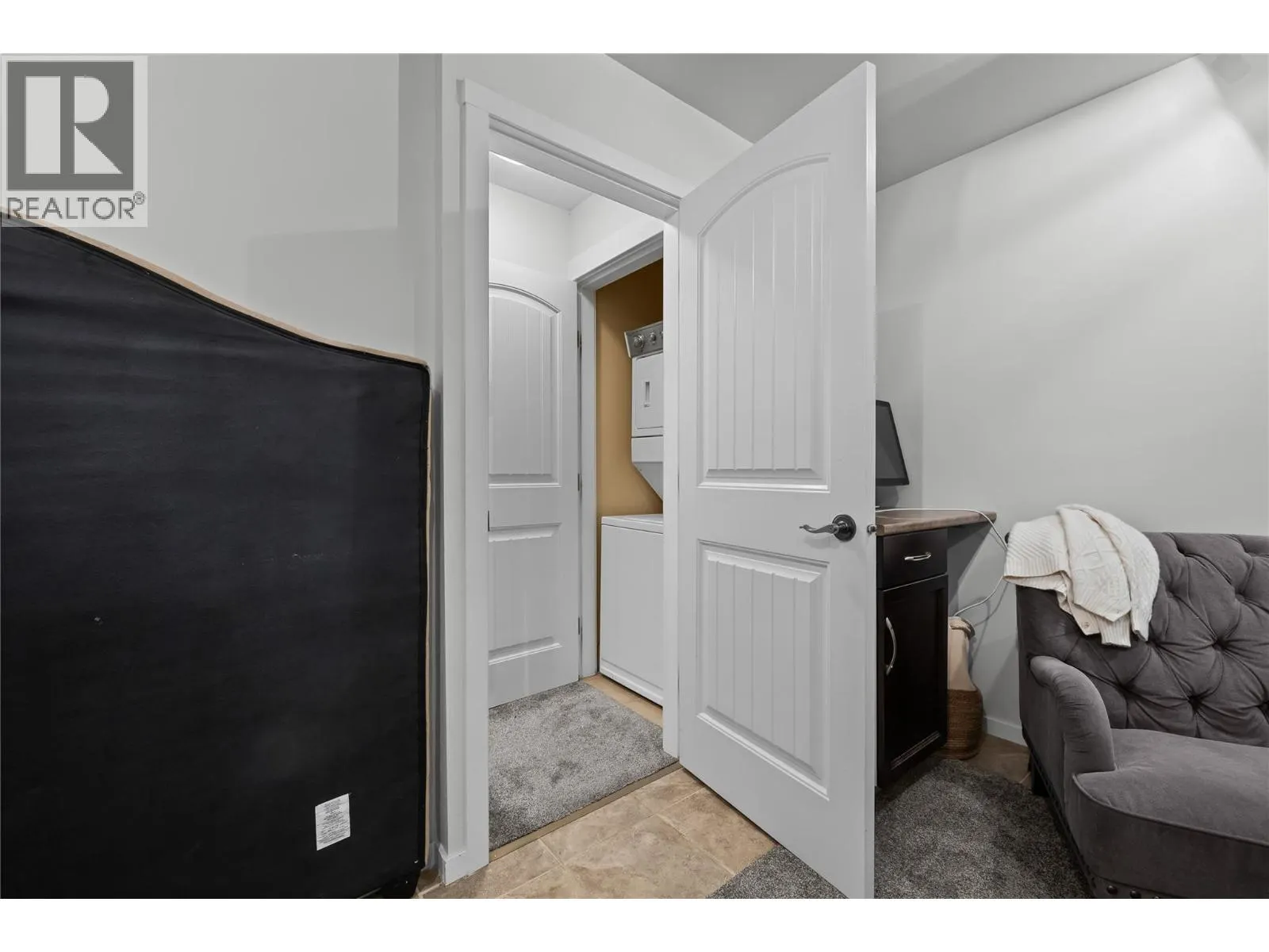 3275 Broadview Road Unit# 10